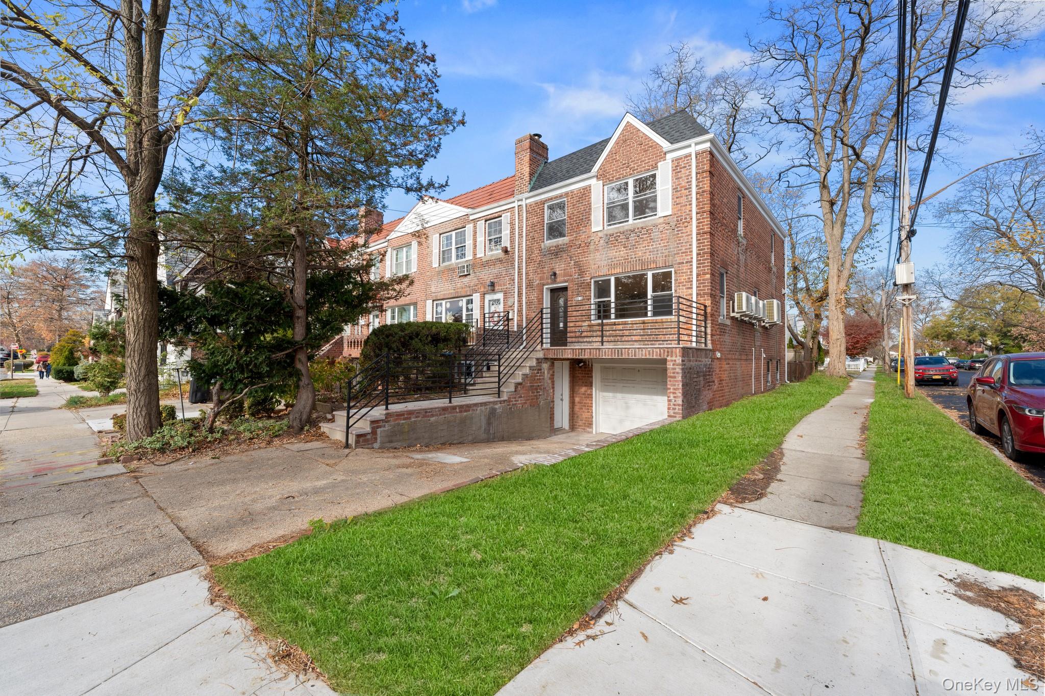 16419 32nd Avenue, Flushing, NY 11358