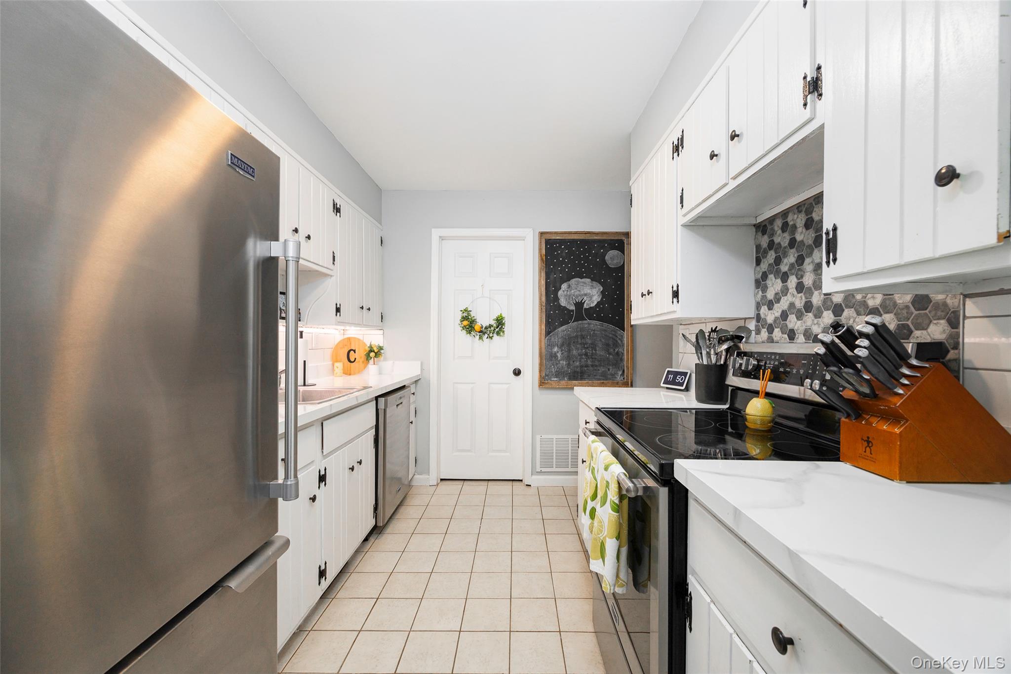 20 Amber Court, Poughkeepsie, NY 12603