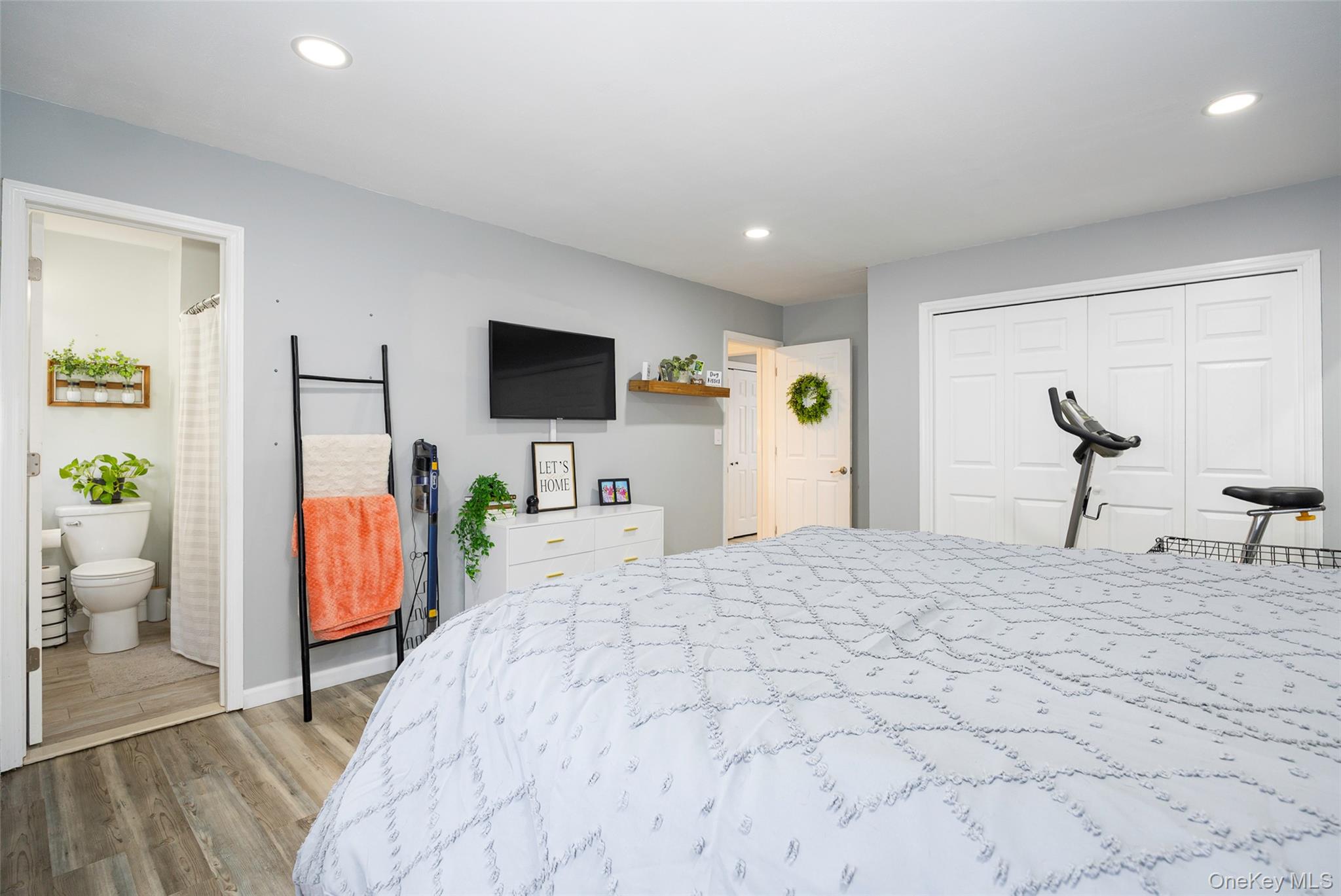 20 Amber Court, Poughkeepsie, NY 12603