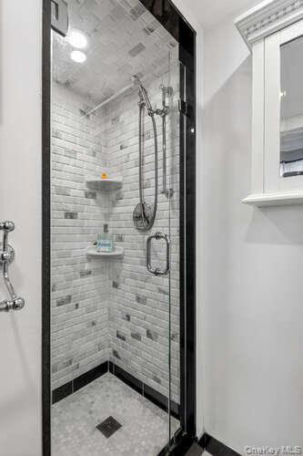 105 Seventh Street # 10, Garden City, NY 11530