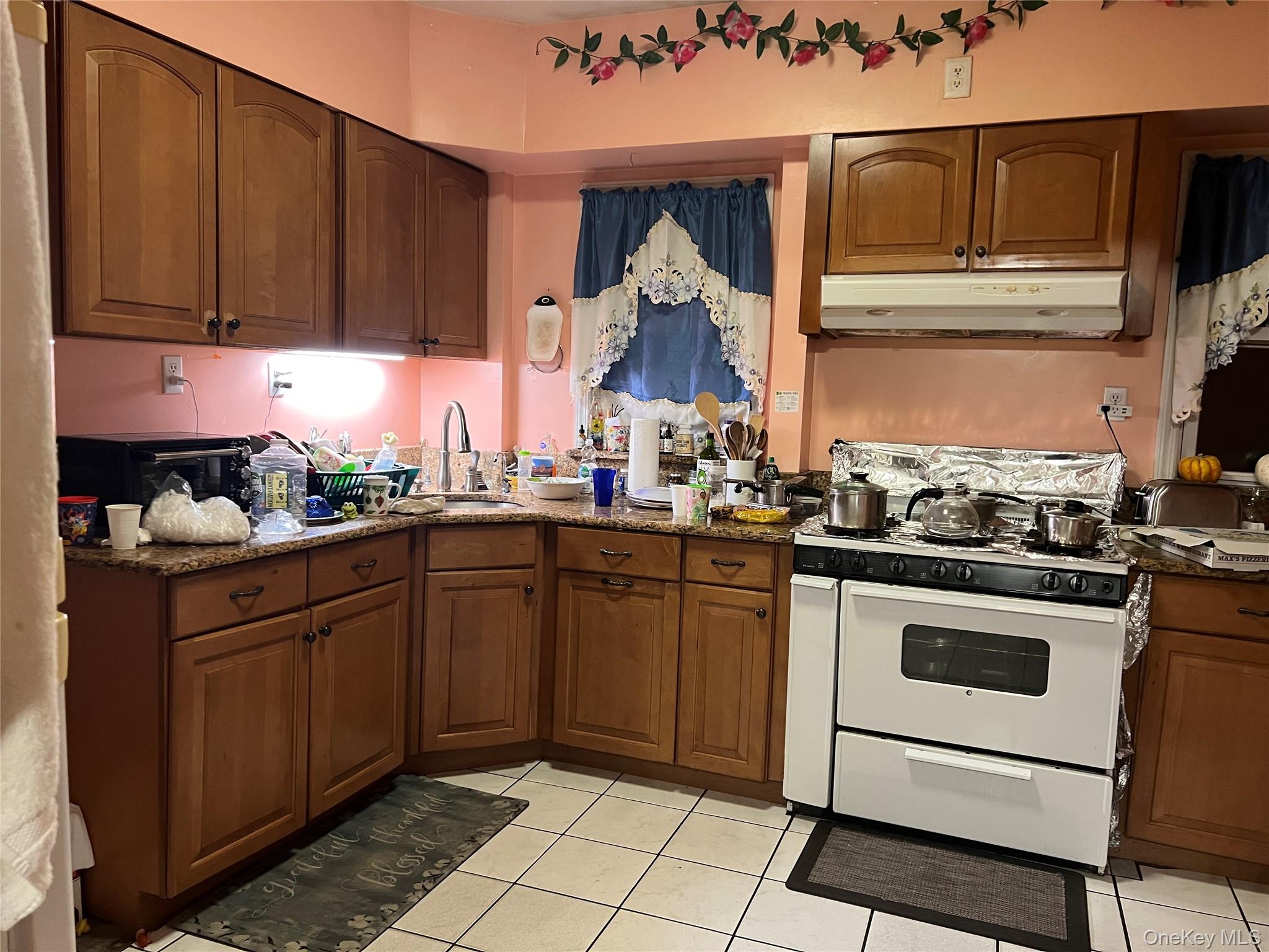 83 Roger Avenue, Inwood, NY 11096