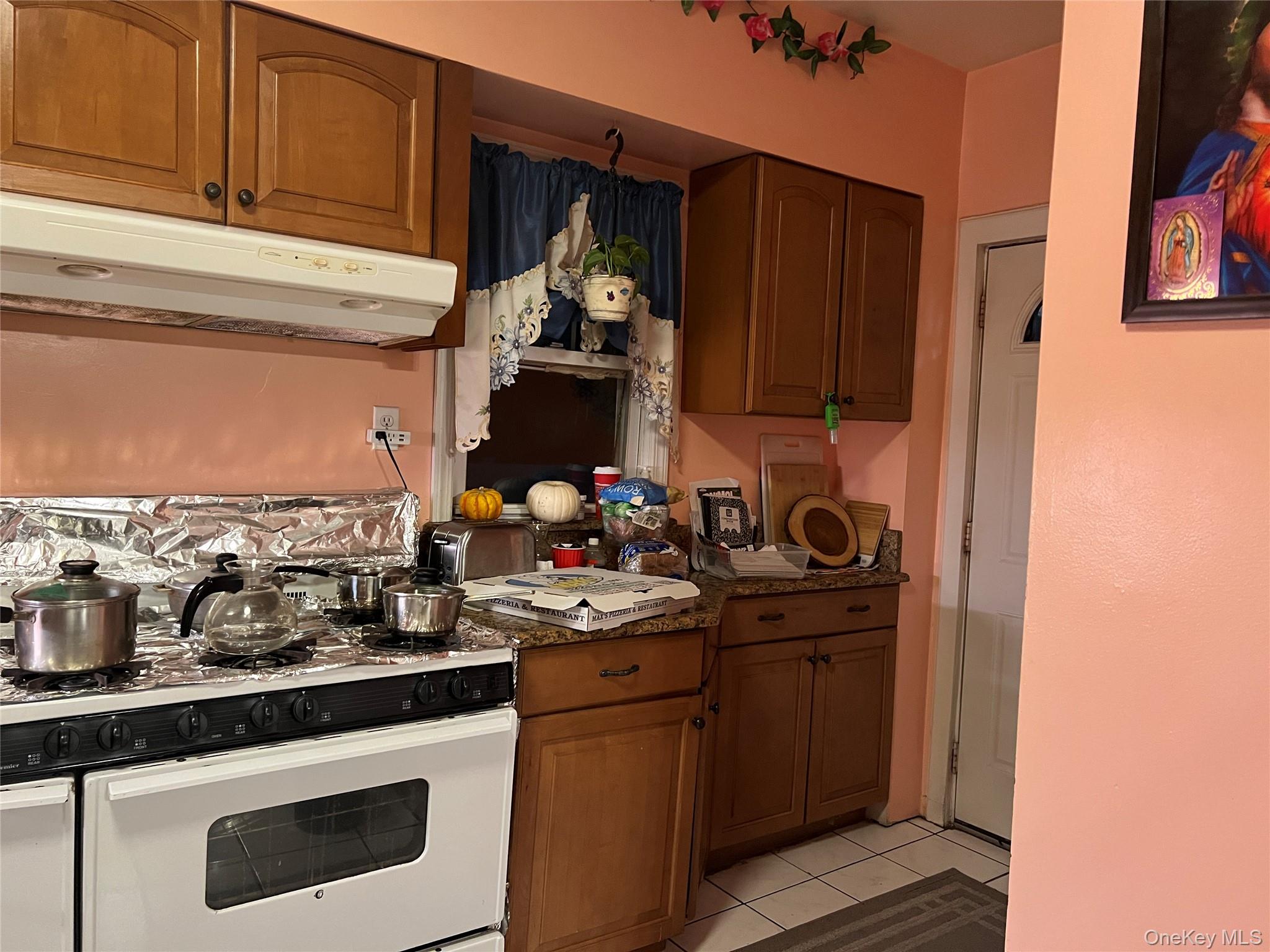 83 Roger Avenue, Inwood, NY 11096