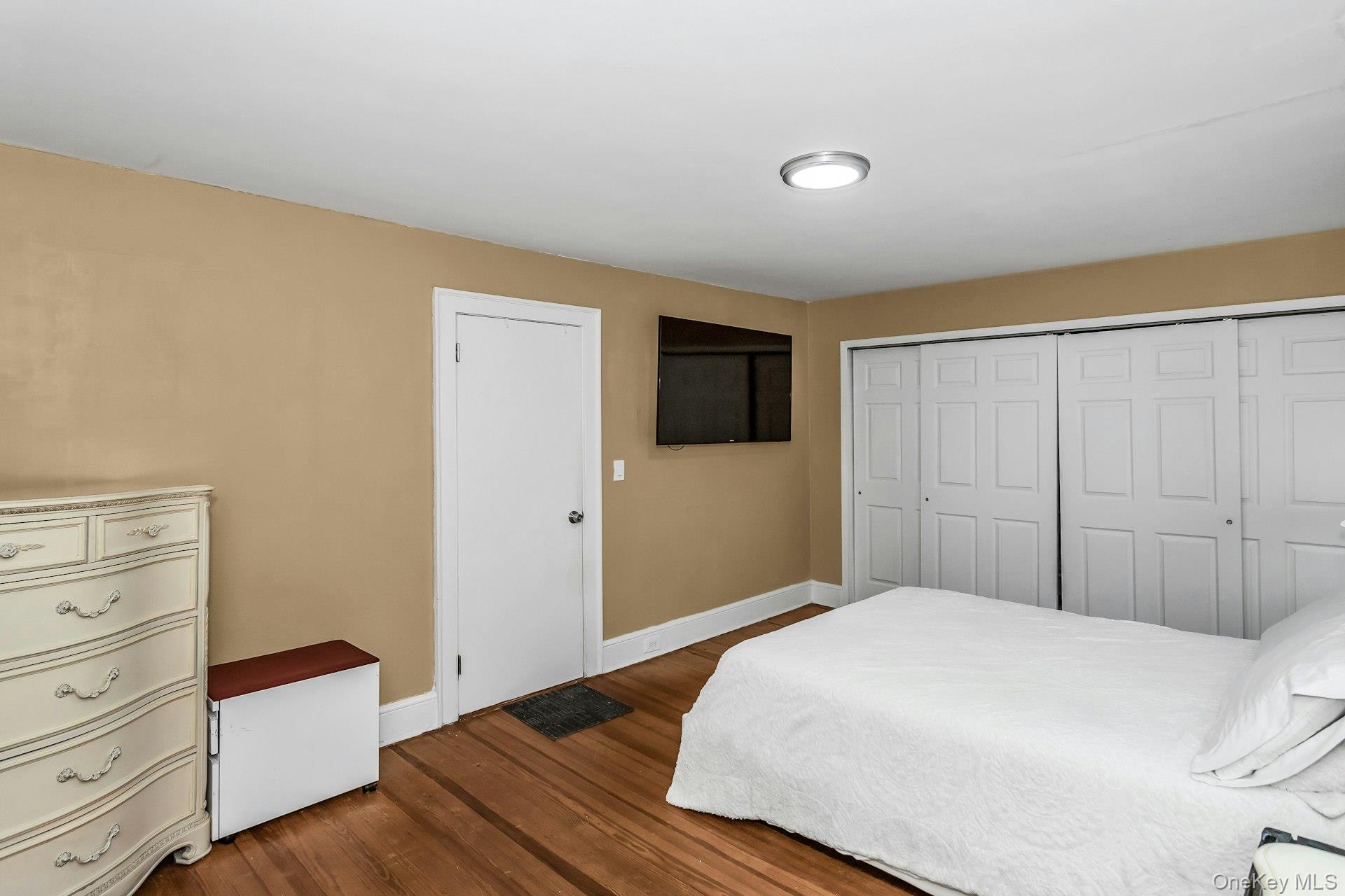 55 Willow Street, Garden City, NY 11530