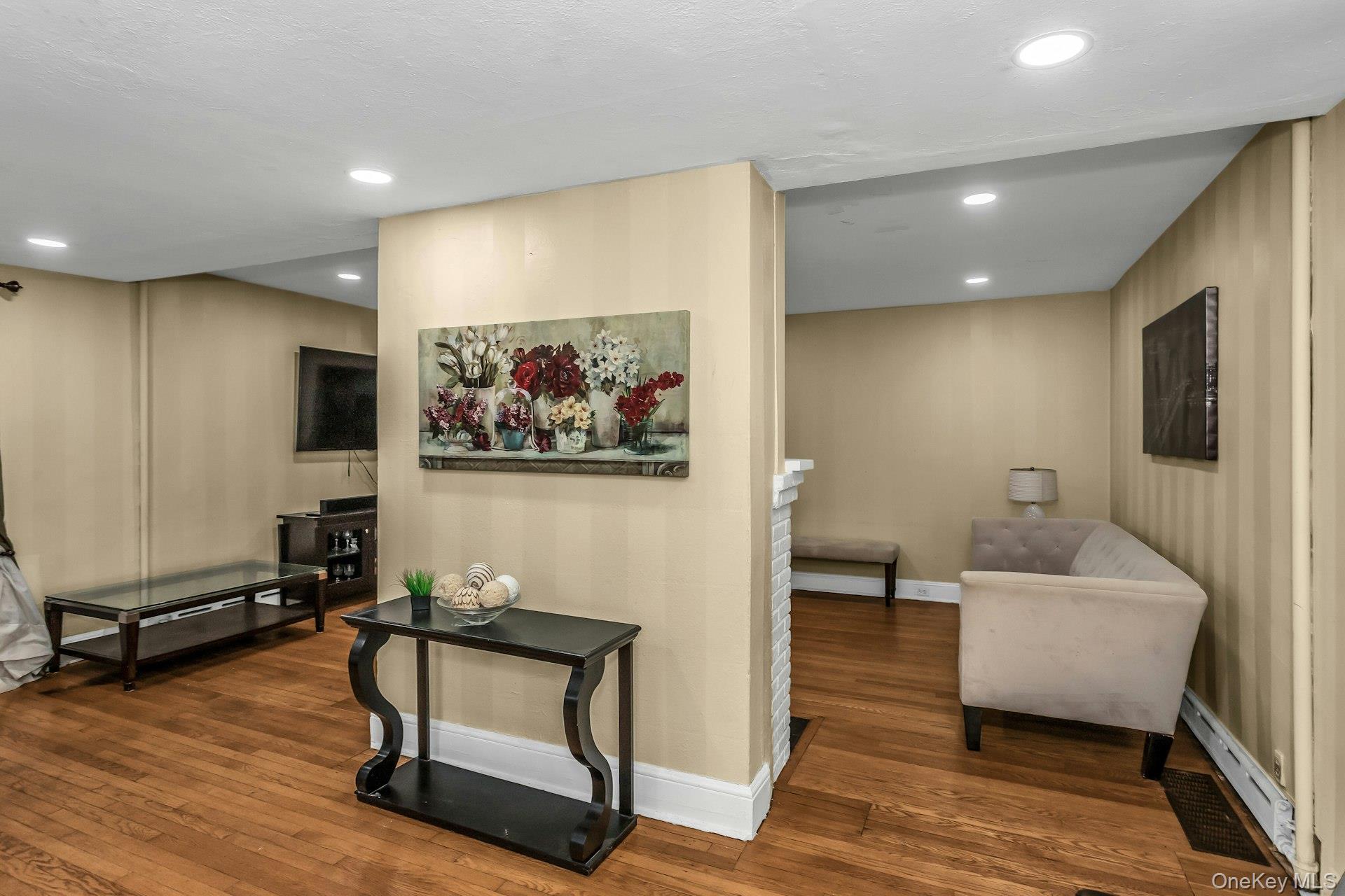 55 Willow Street, Garden City, NY 11530