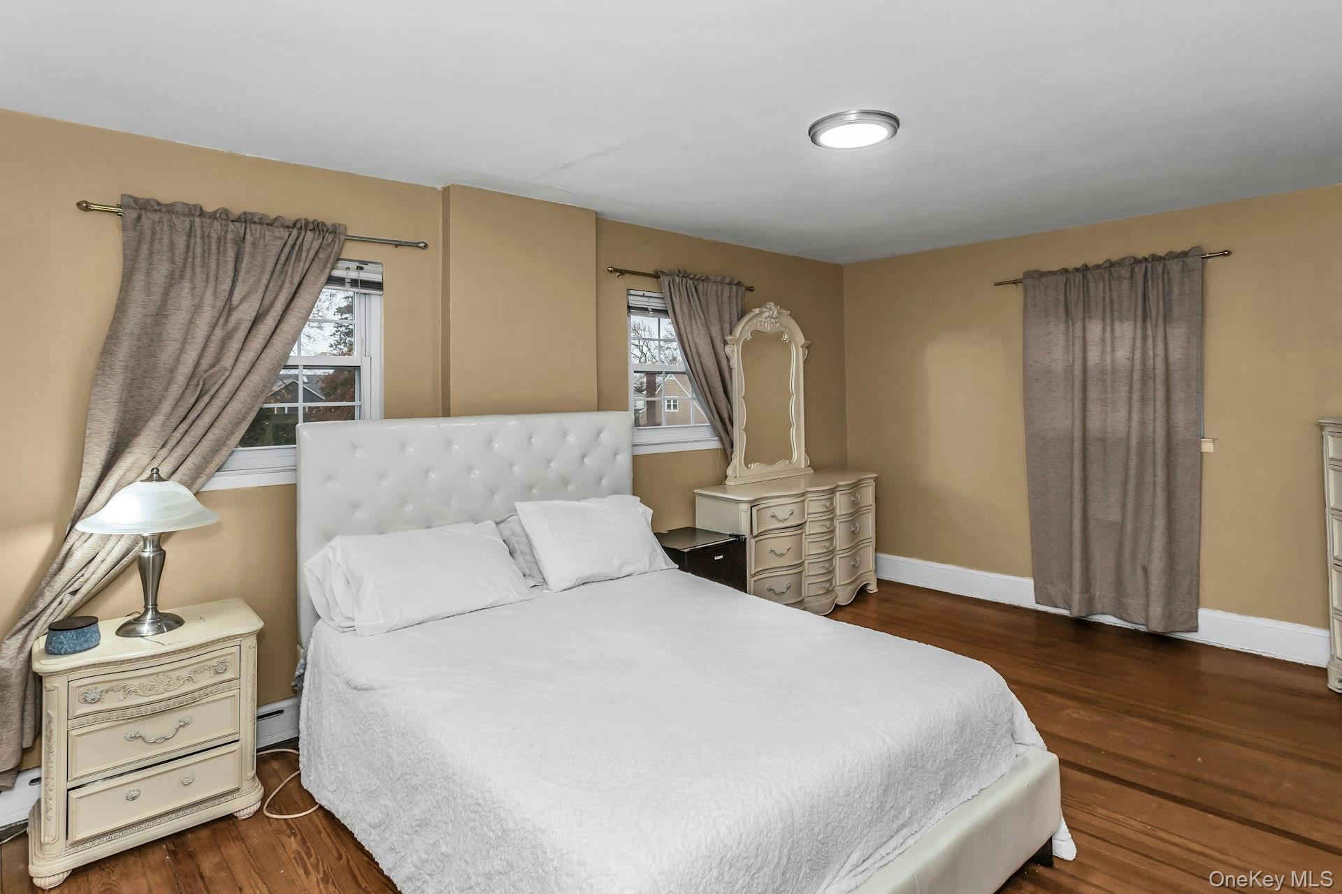 55 Willow Street, Garden City, NY 11530