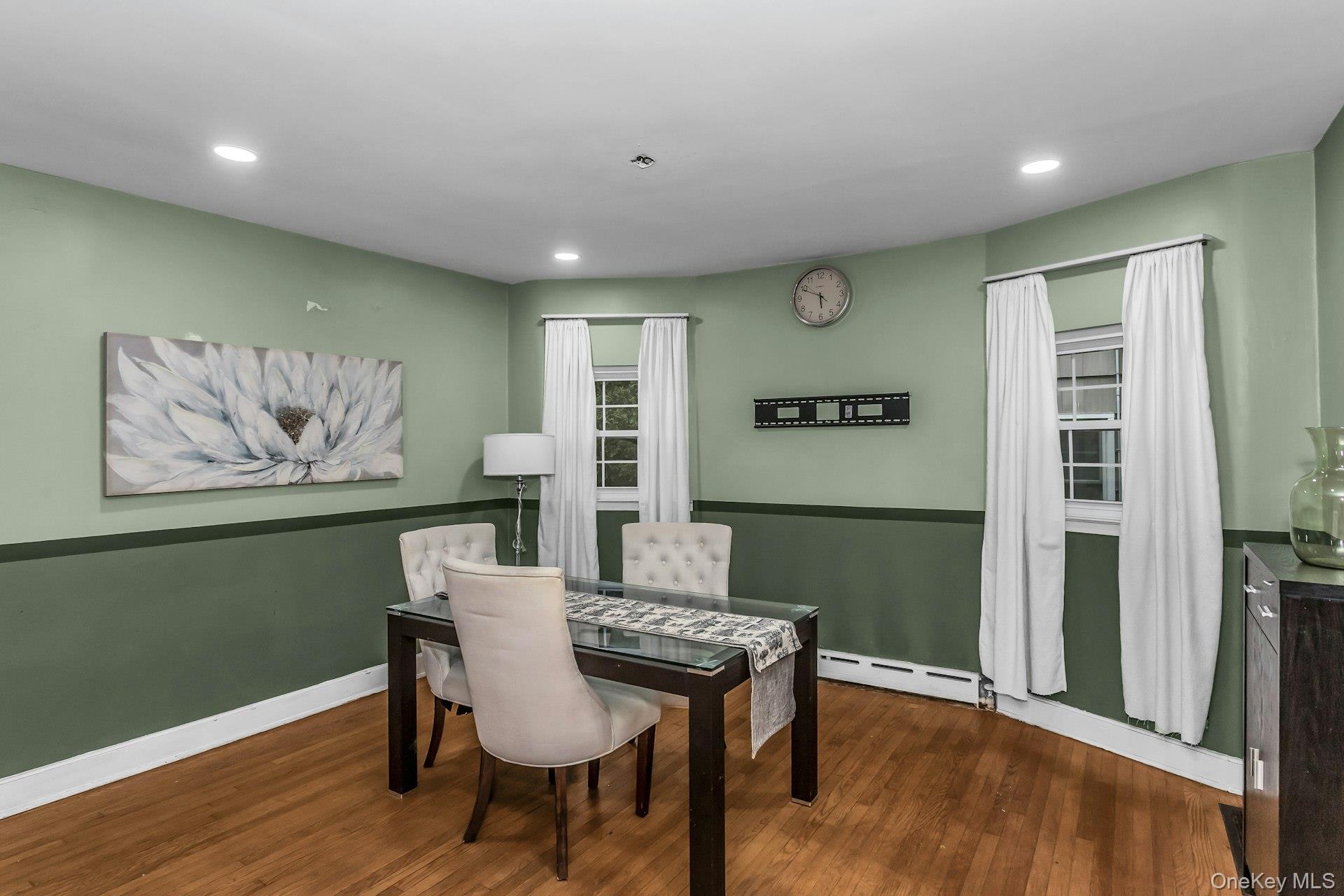 55 Willow Street, Garden City, NY 11530