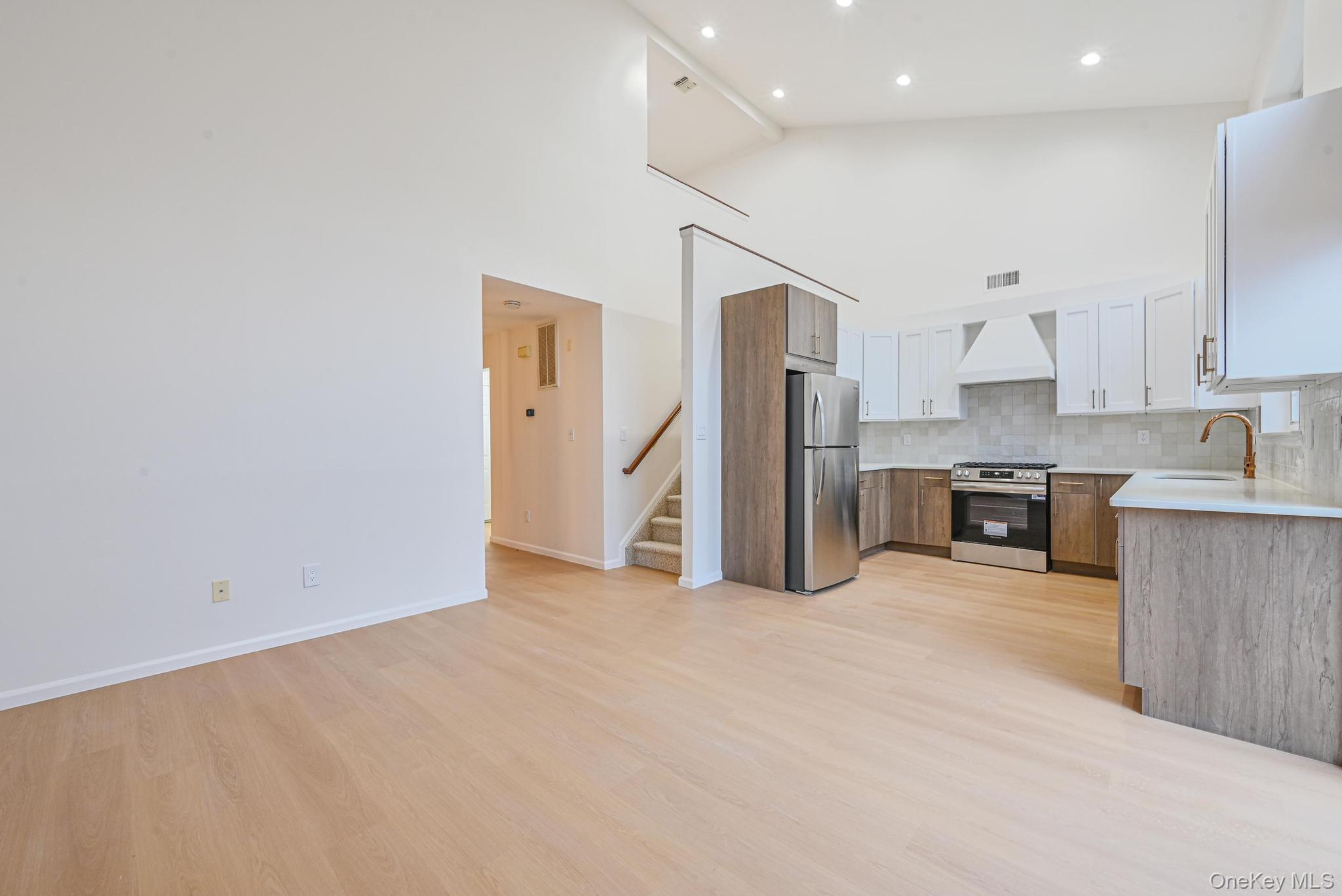 11 Northwood Blvd, Central Islip, NY 11722