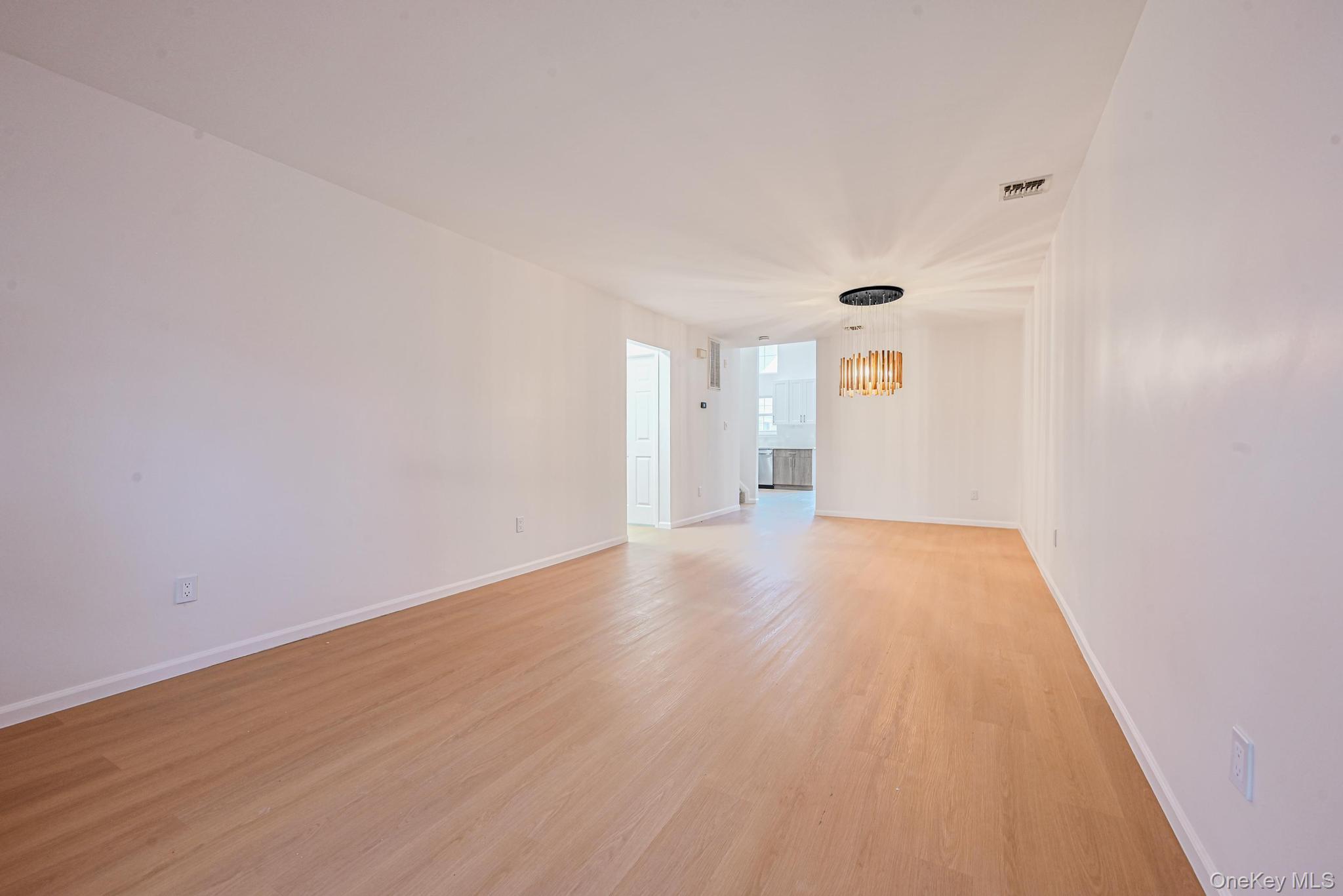 11 Northwood Blvd, Central Islip, NY 11722