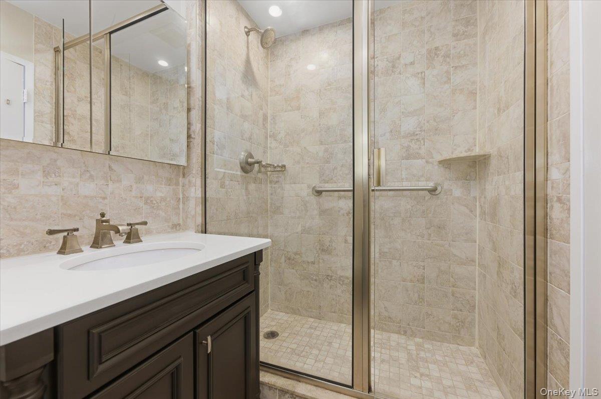 100 W Broadway # 7C, Long Beach, NY 11561