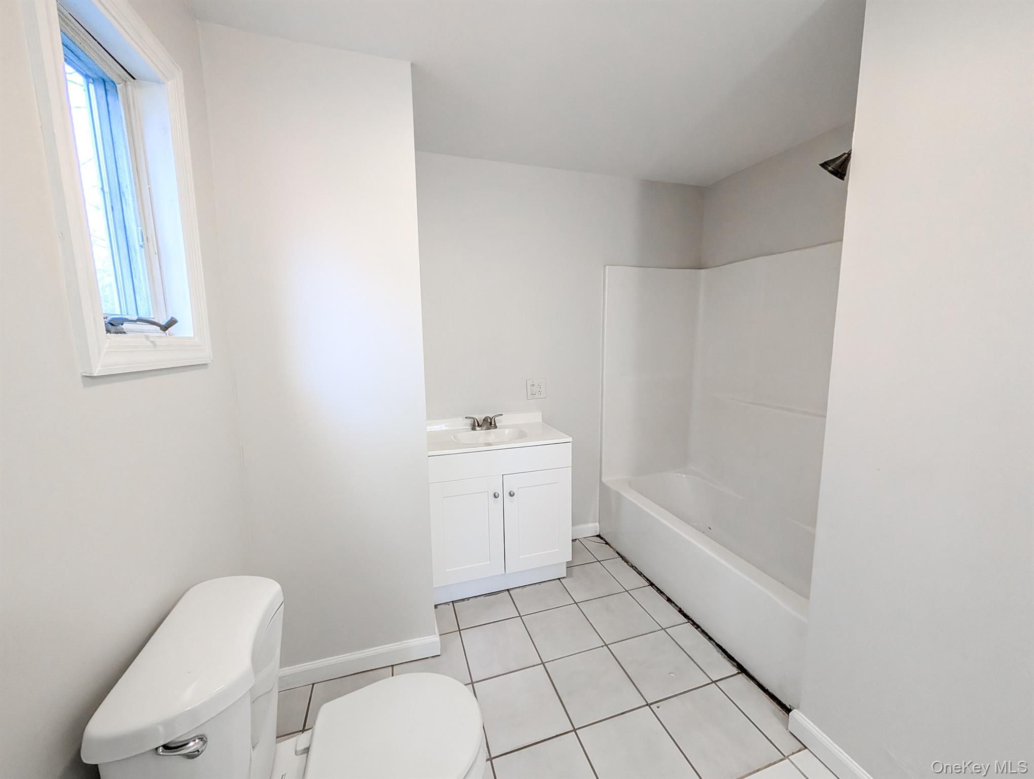 1932 Joshuas Path, Central Islip, NY 11722