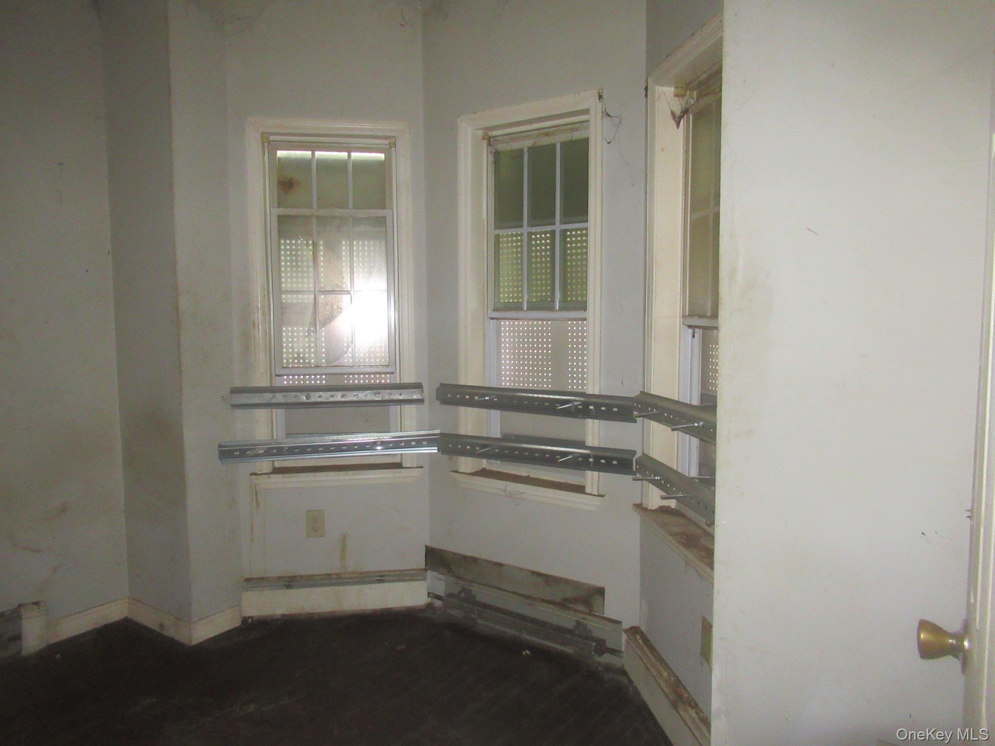 35 Carpenter Avenue, Newburgh, NY 12550