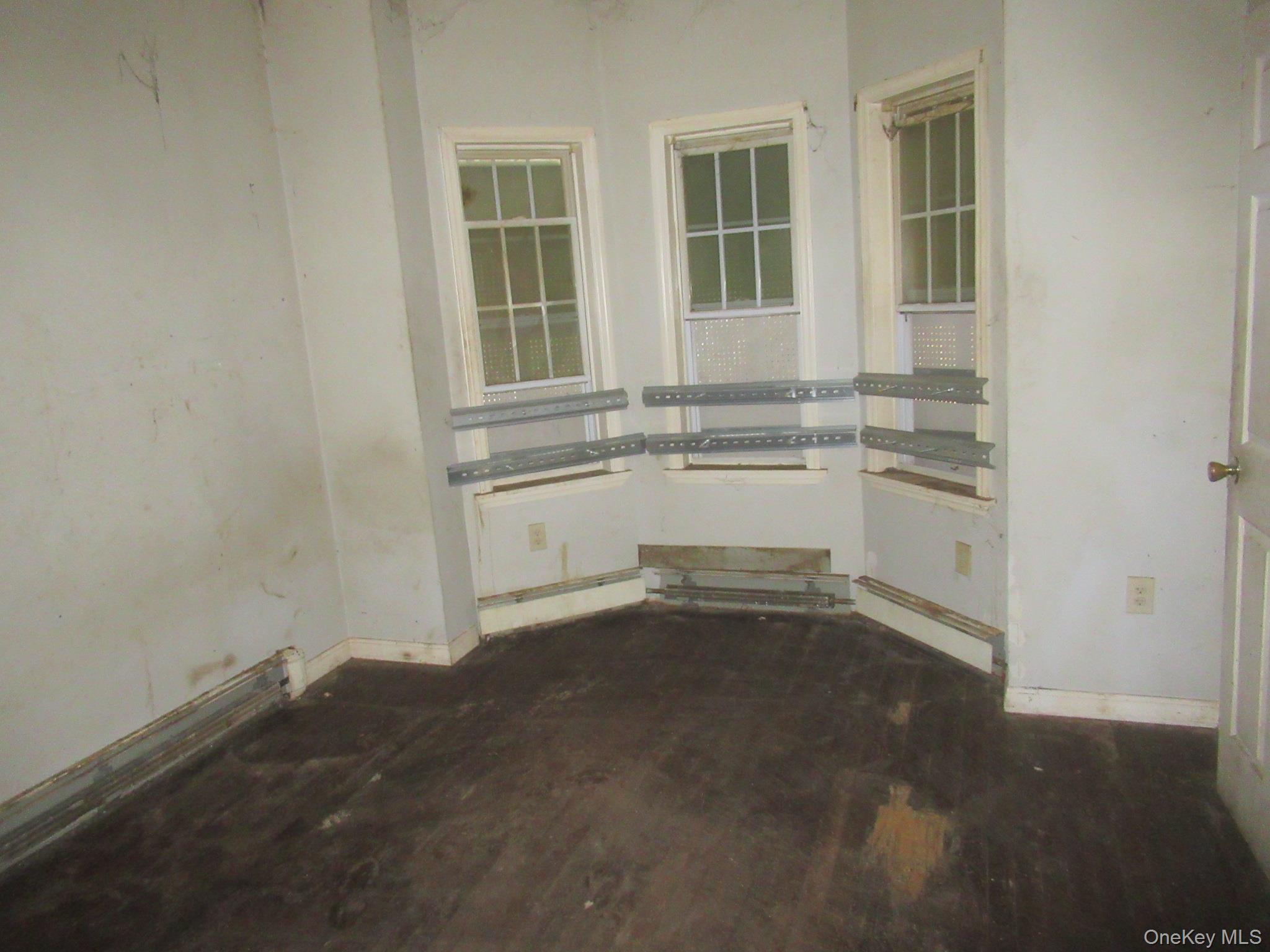 35 Carpenter Avenue, Newburgh, NY 12550