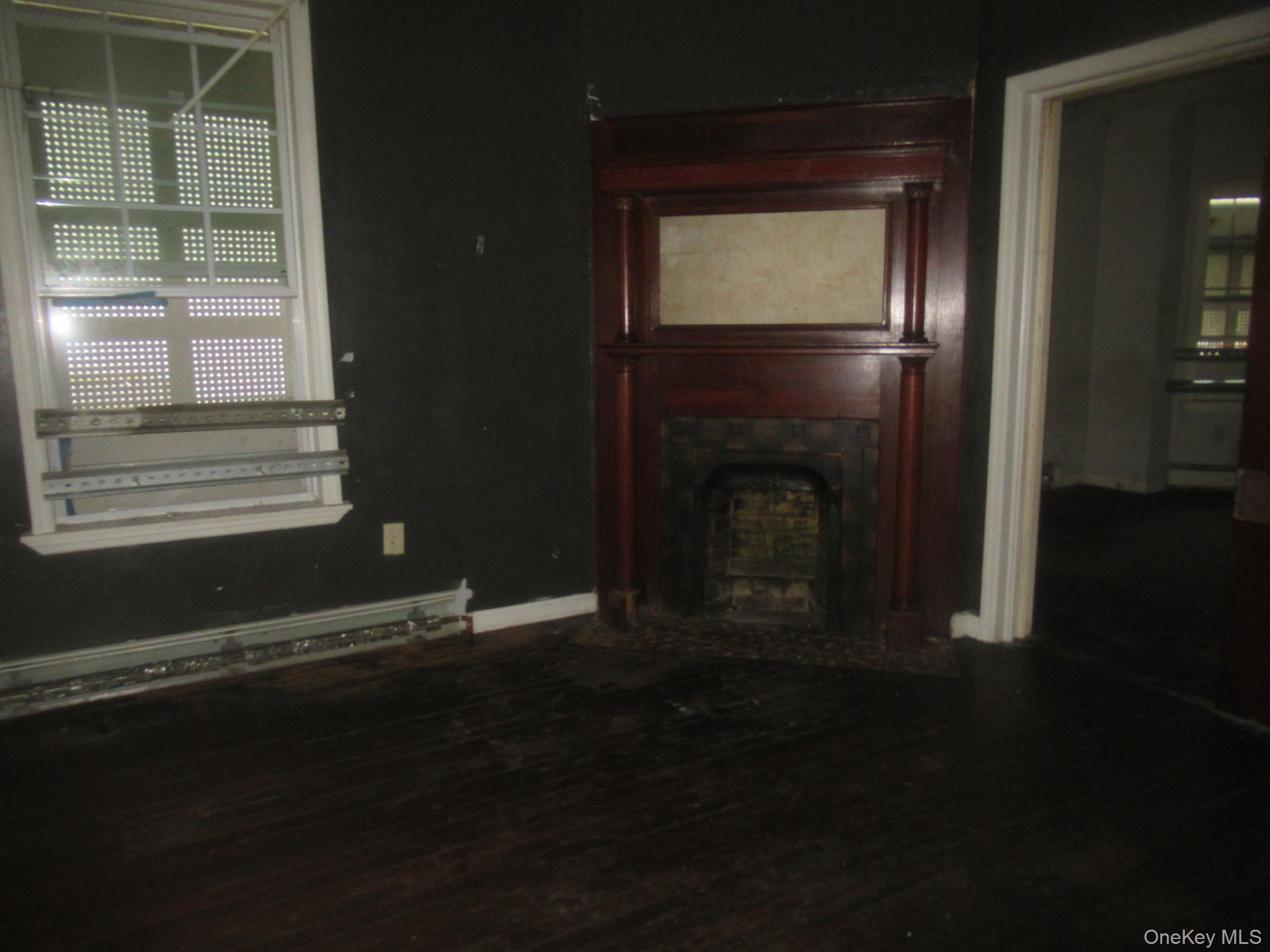 35 Carpenter Avenue, Newburgh, NY 12550