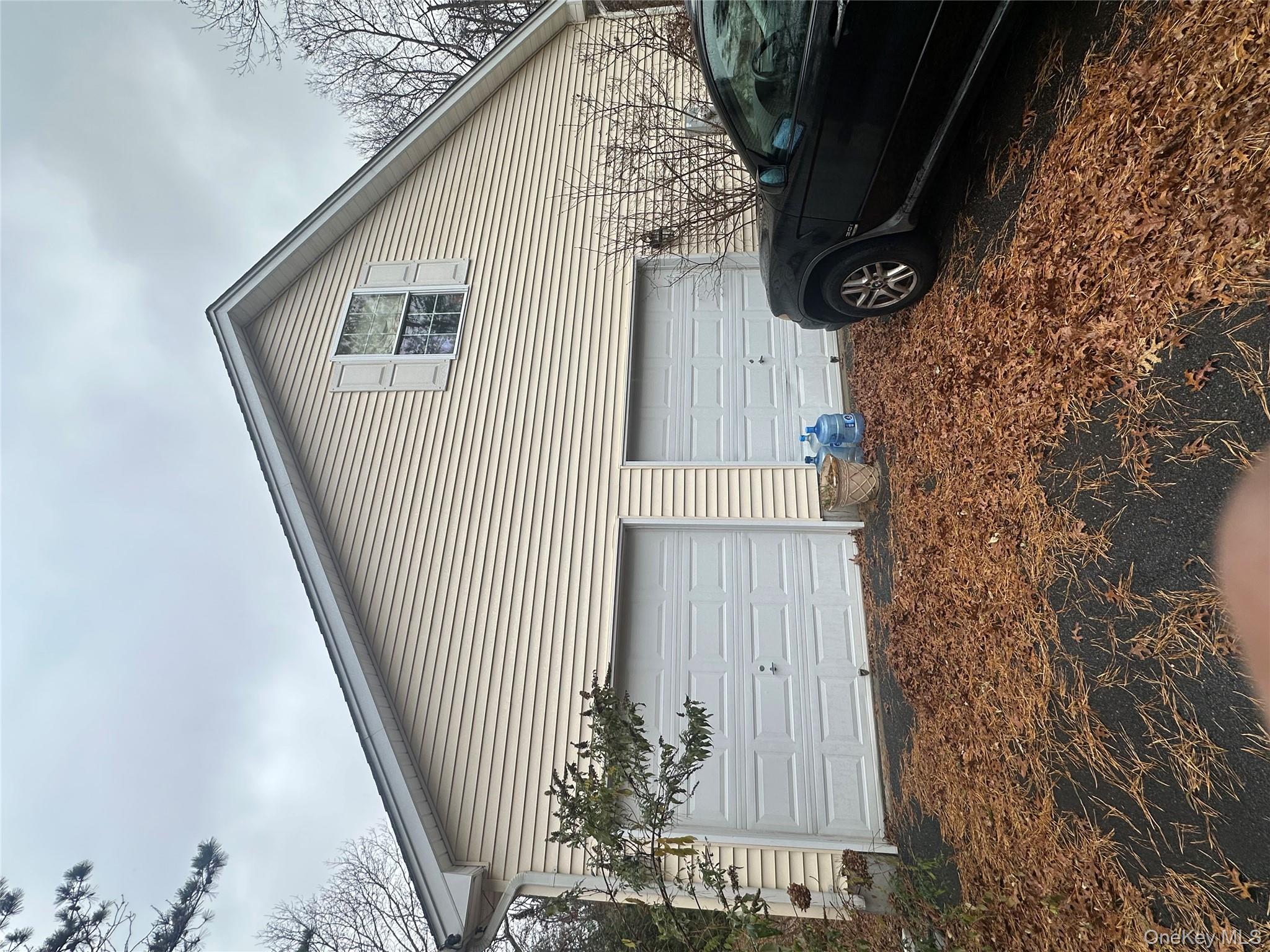 43 N Cozine Road, Manorville, NY 11949