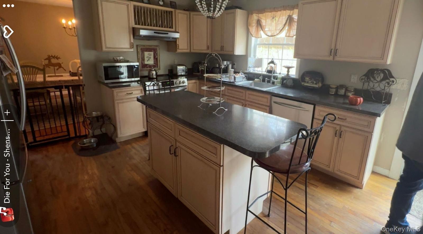 43 N Cozine Road, Manorville, NY 11949