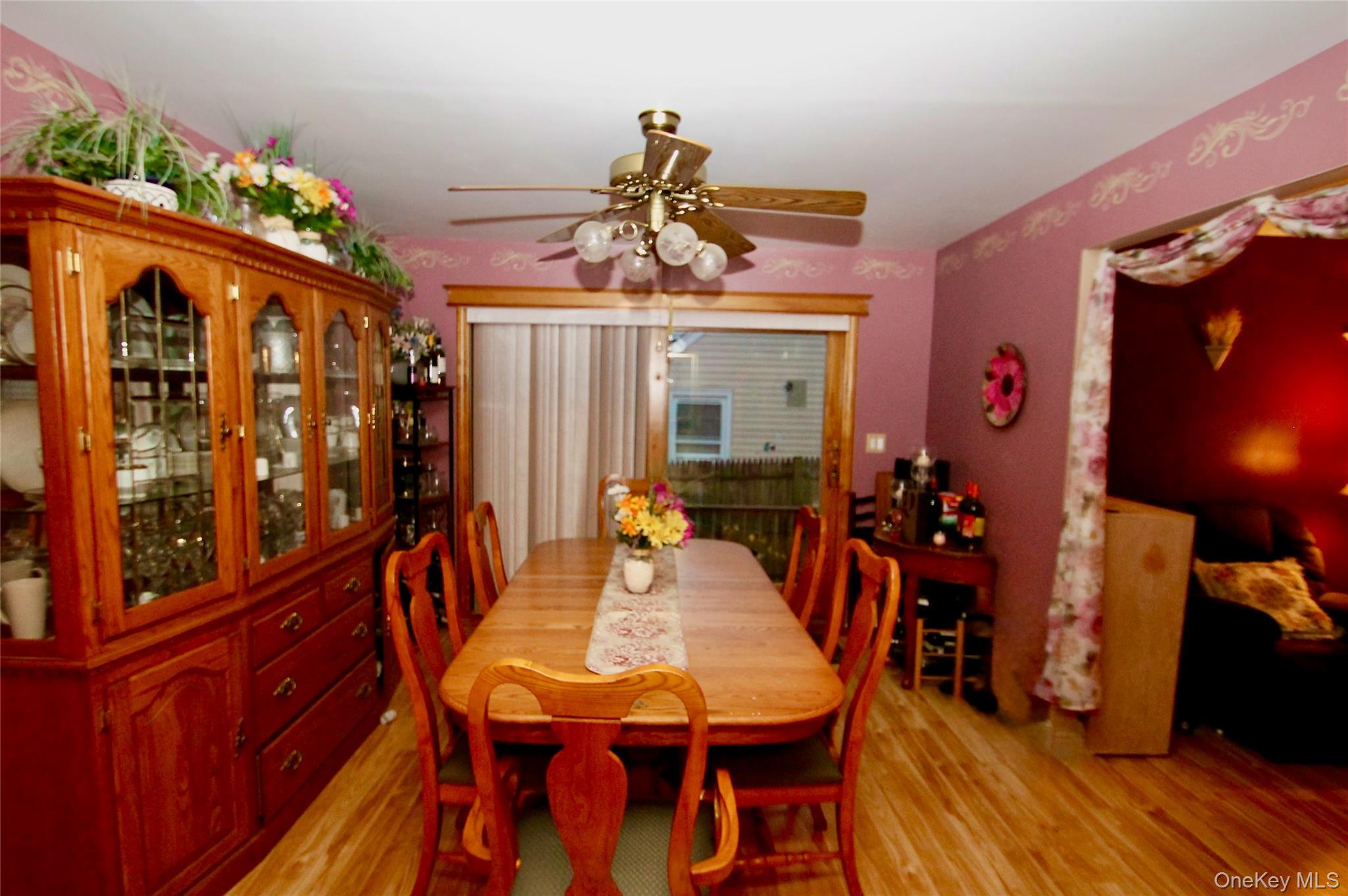 45 Merokee Place, Farmingdale, NY 11735