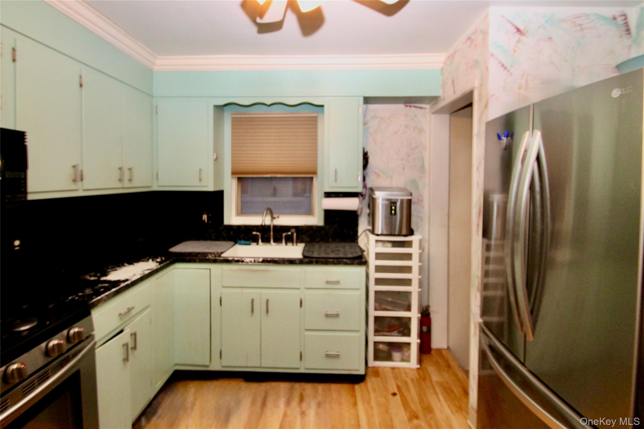 45 Merokee Place, Farmingdale, NY 11735