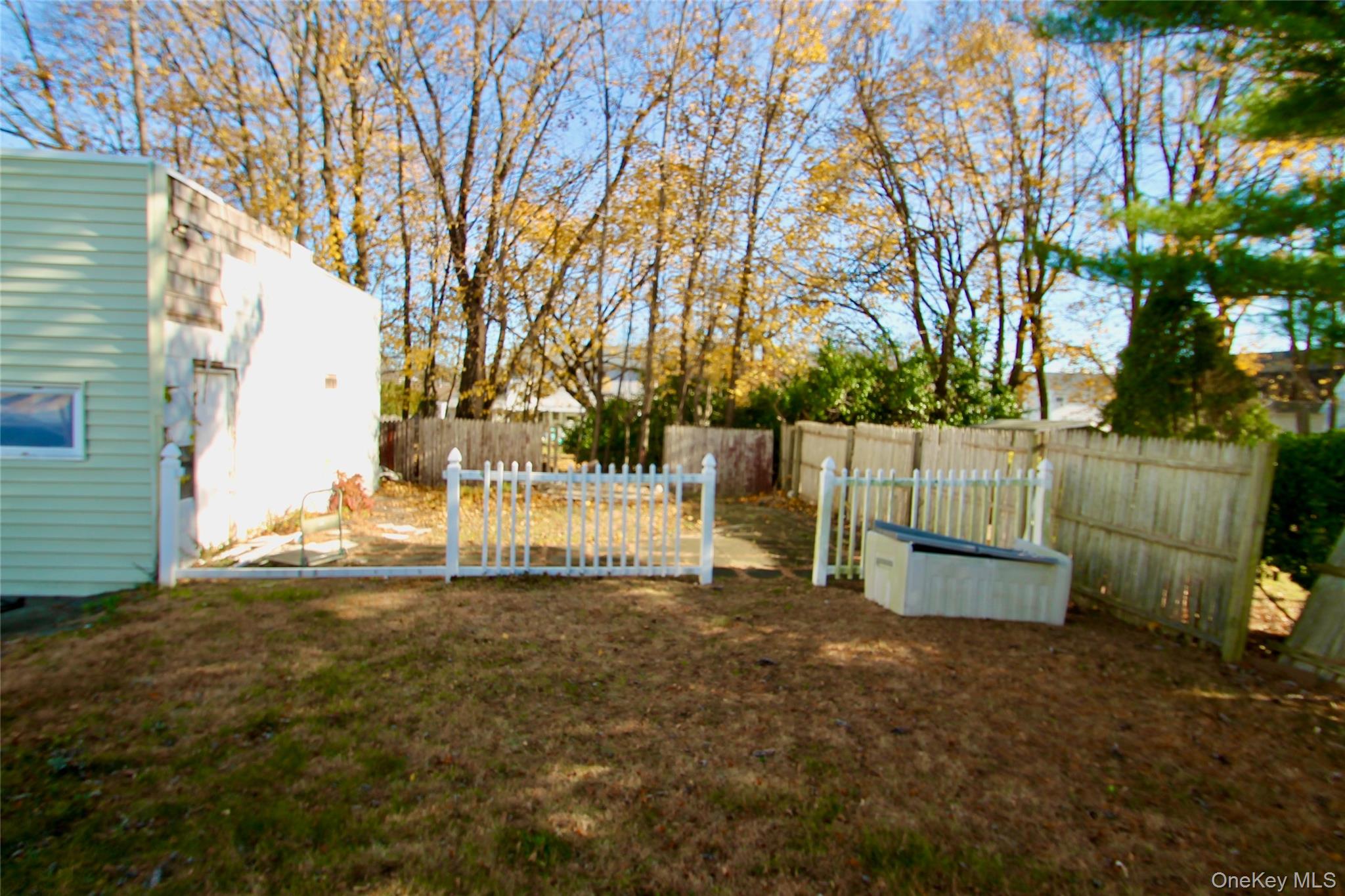 45 Merokee Place, Farmingdale, NY 11735