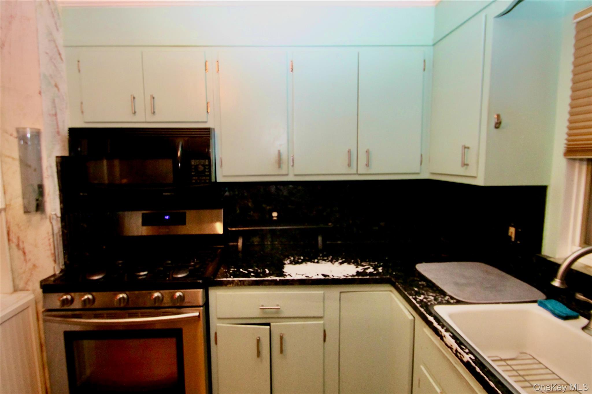 45 Merokee Place, Farmingdale, NY 11735