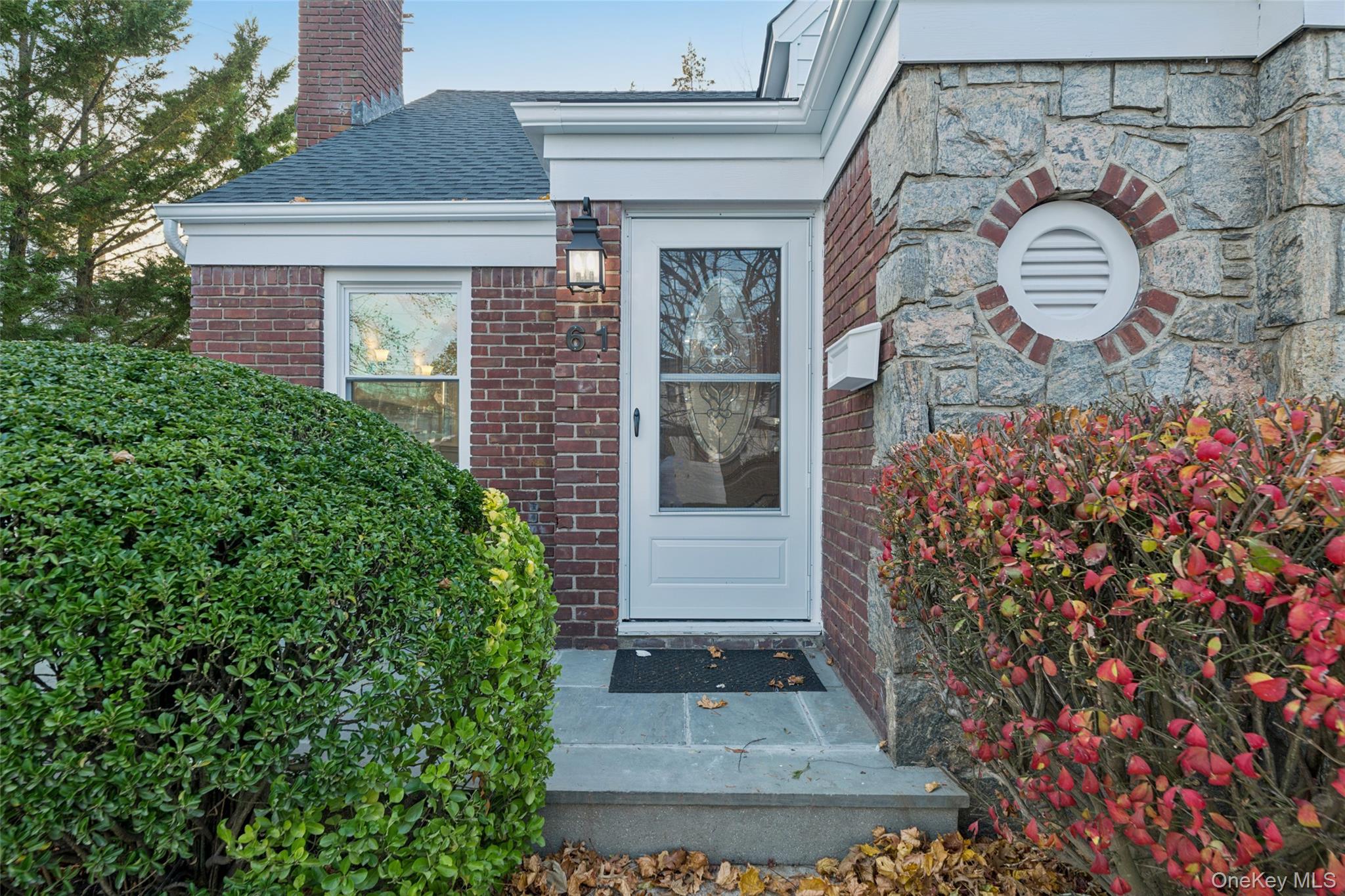 61 Harris Avenue, Hewlett, NY 11557