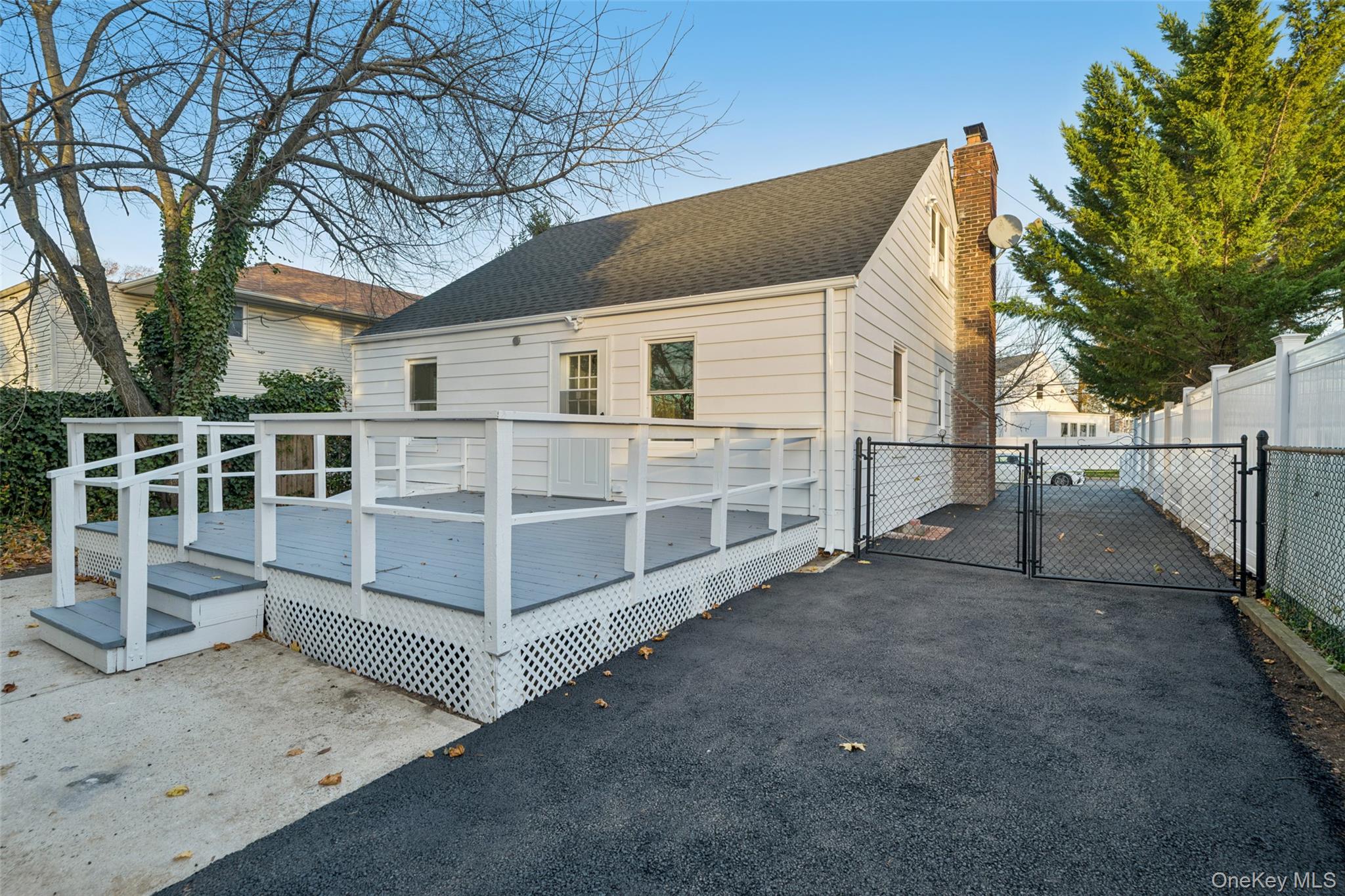 61 Harris Avenue, Hewlett, NY 11557