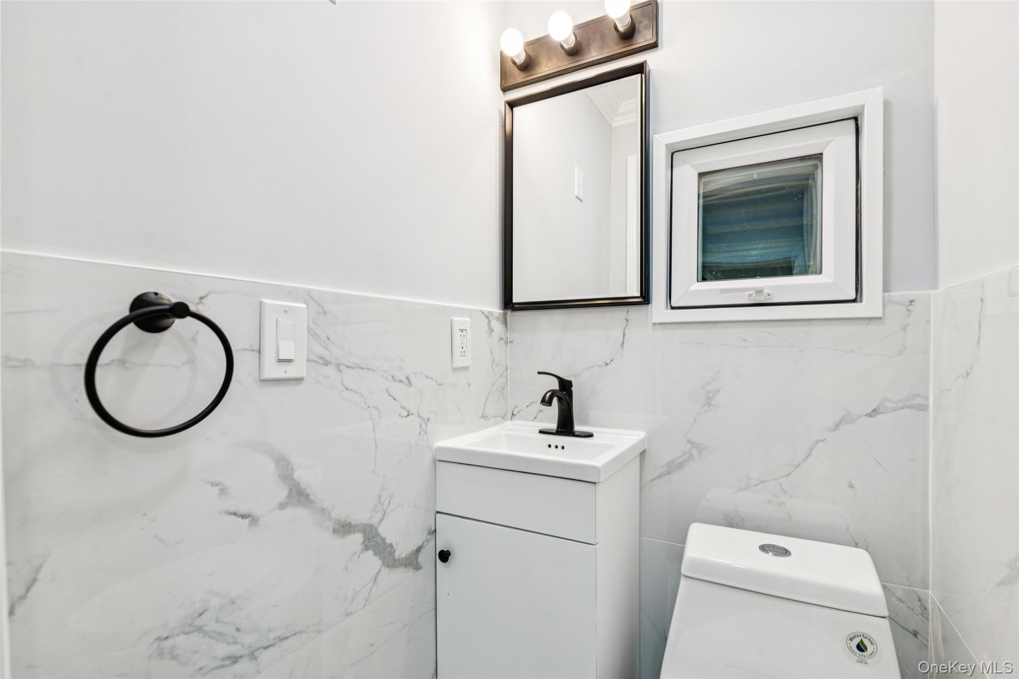 61 Harris Avenue, Hewlett, NY 11557