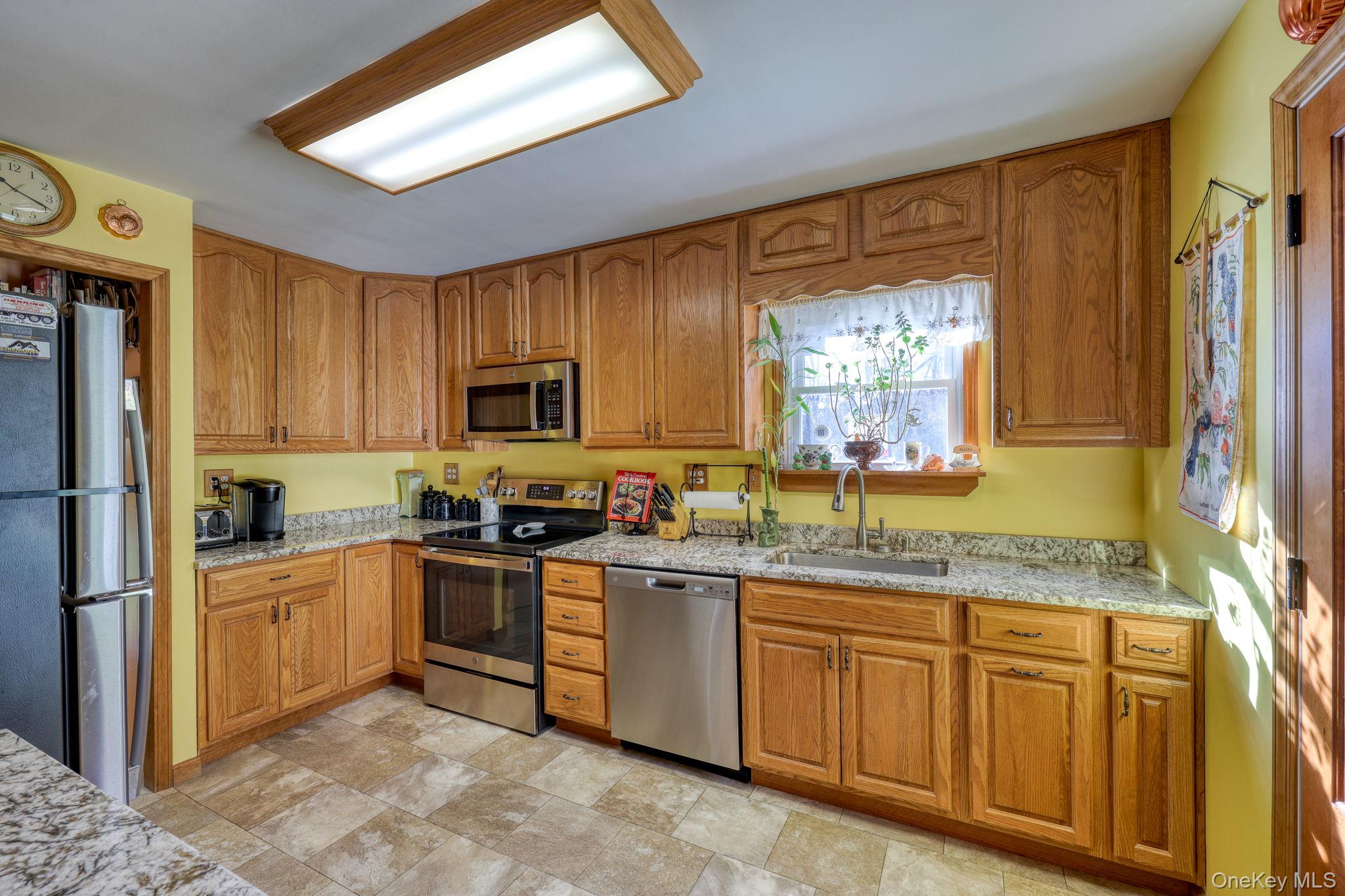 17 Homer Place, Poughkeepsie, NY 12603