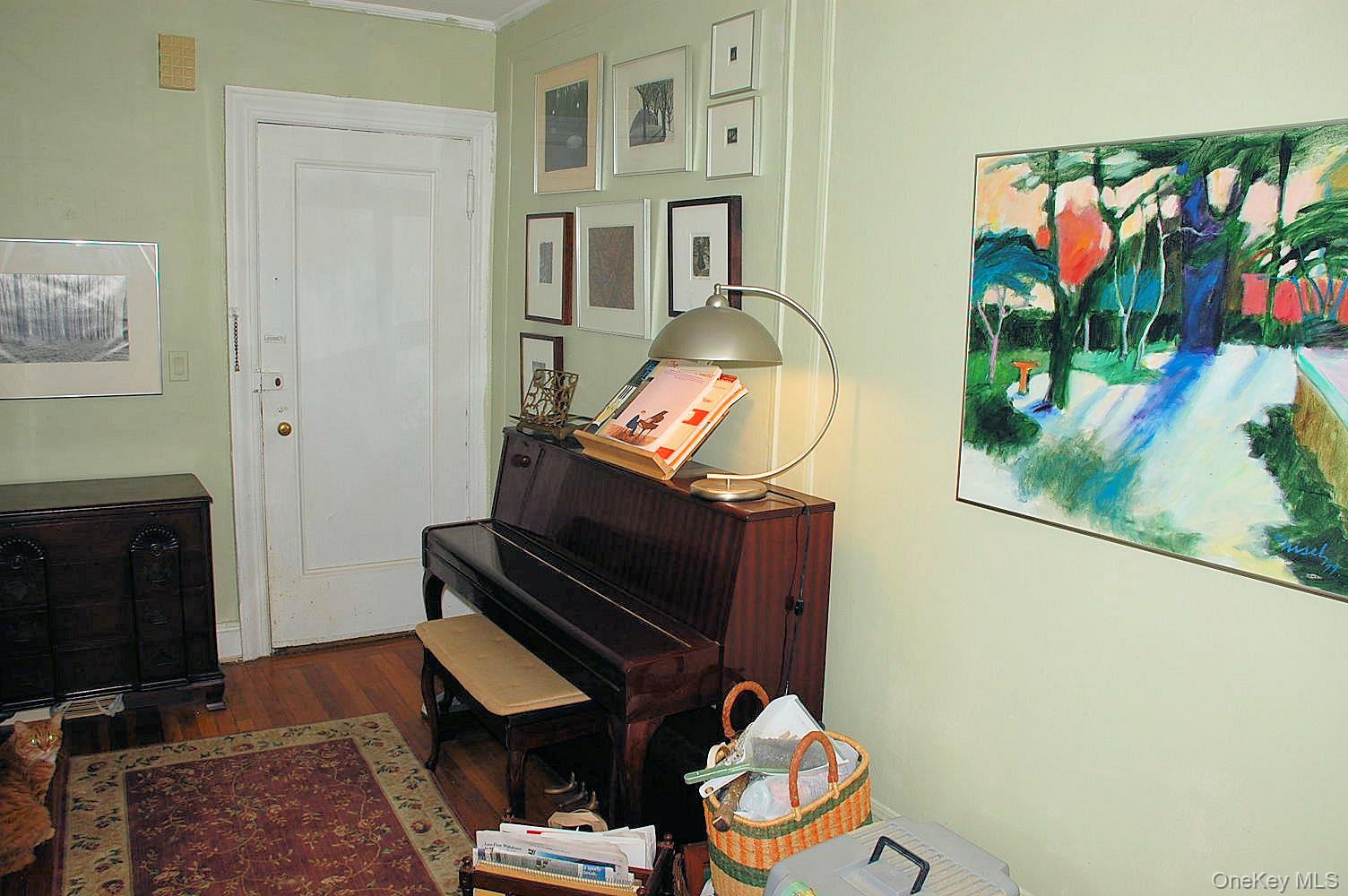 83 N Broadway # 3E, White Plains, NY 10603