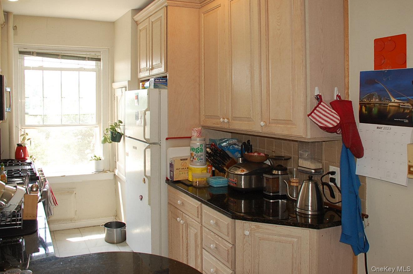 83 N Broadway # 3E, White Plains, NY 10603