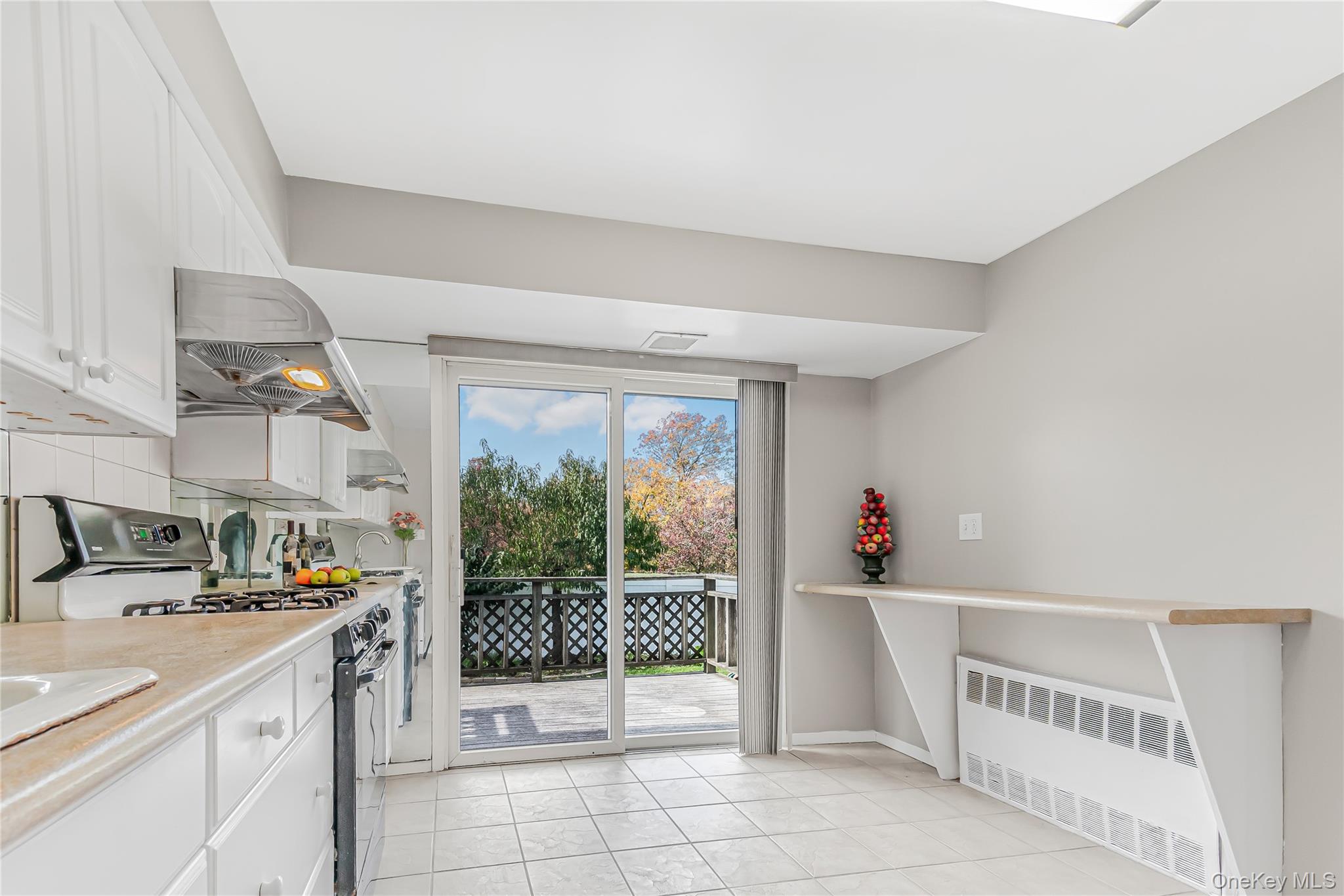 2 Deer Path Lane, Syosset, NY 11791