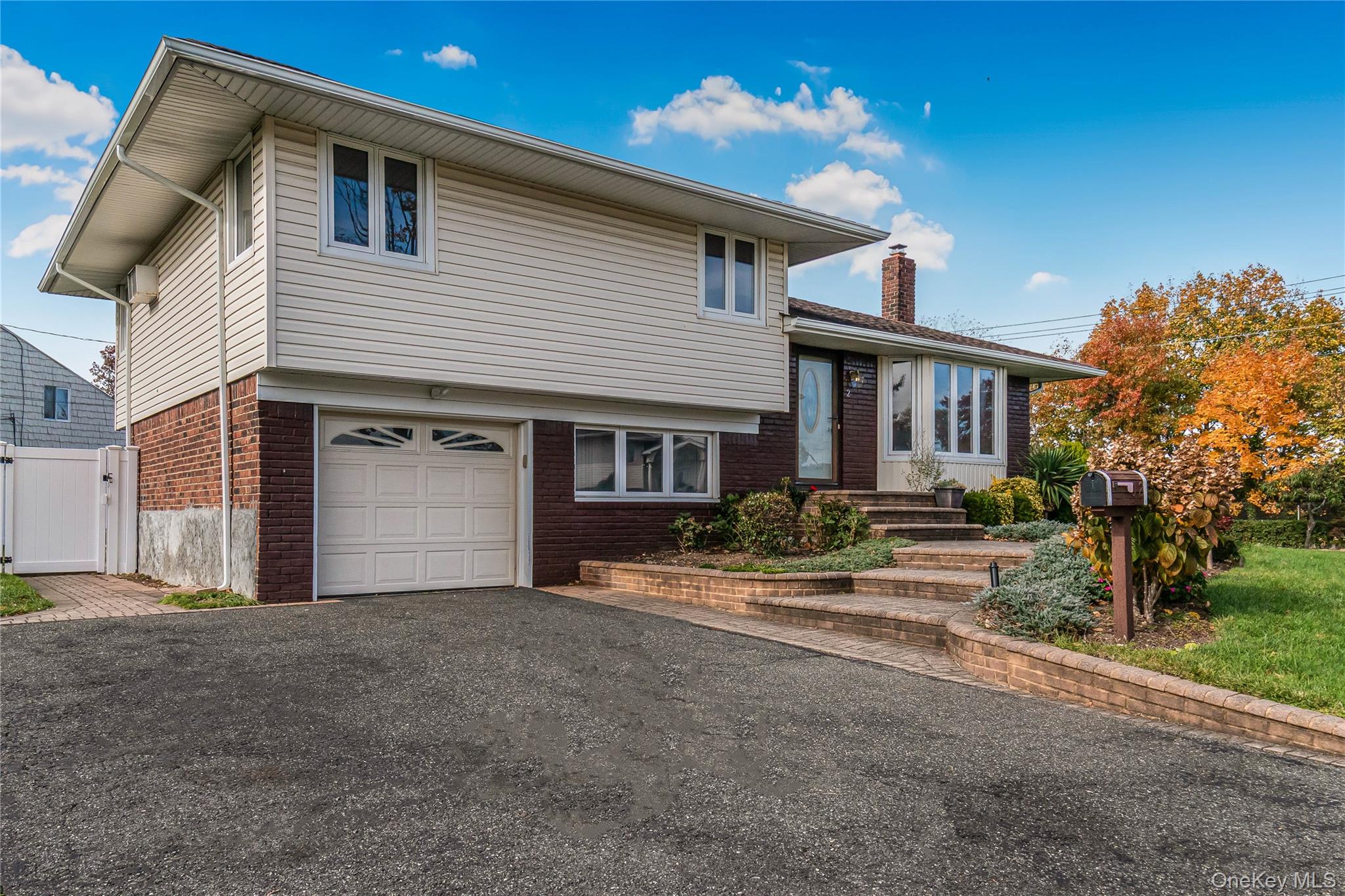 2 Deer Path Lane, Syosset, NY 11791