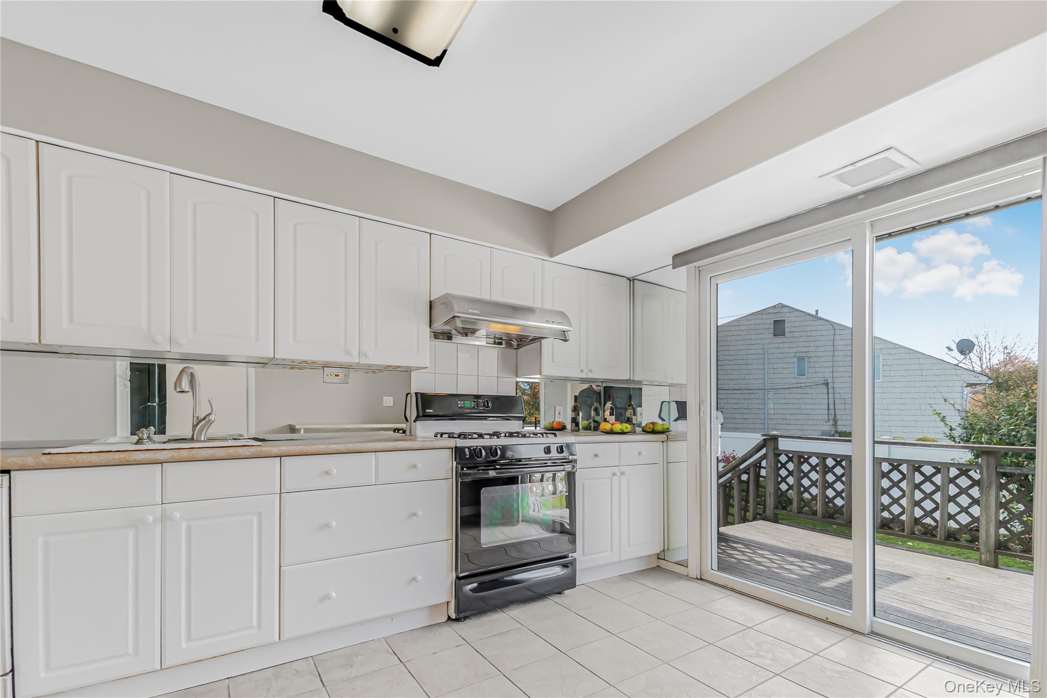 2 Deer Path Lane, Syosset, NY 11791