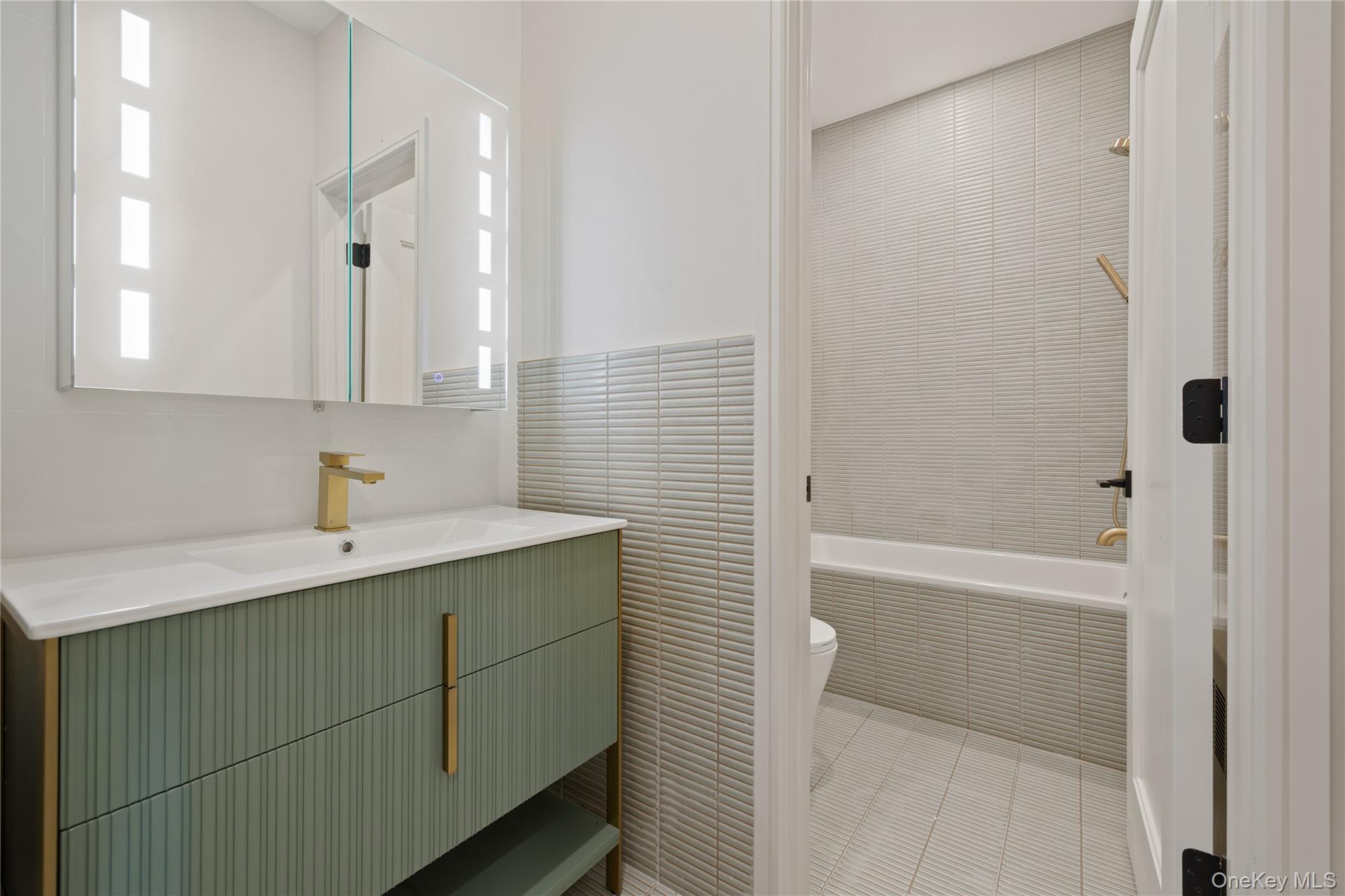 15 Ridge Avenue # 205, Spring Valley, NY 10977