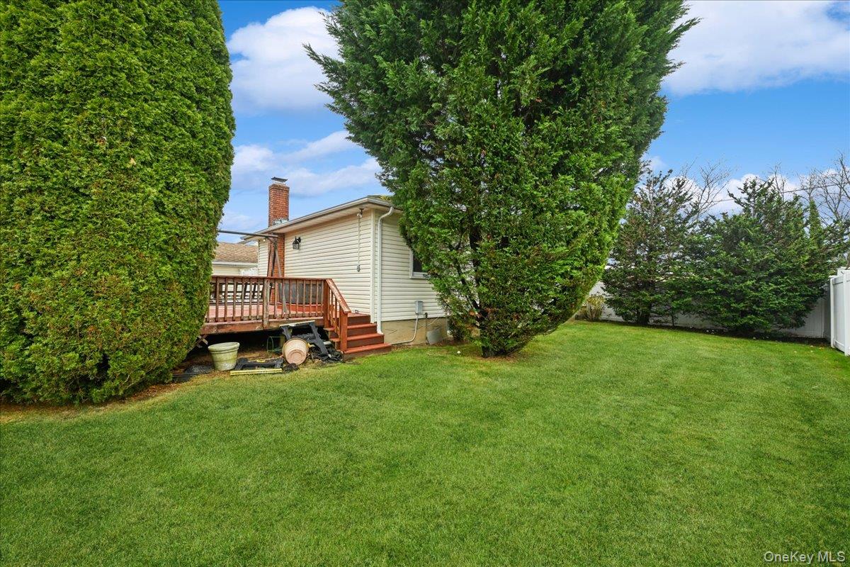 331 N Michigan Avenue, Massapequa, NY 11758