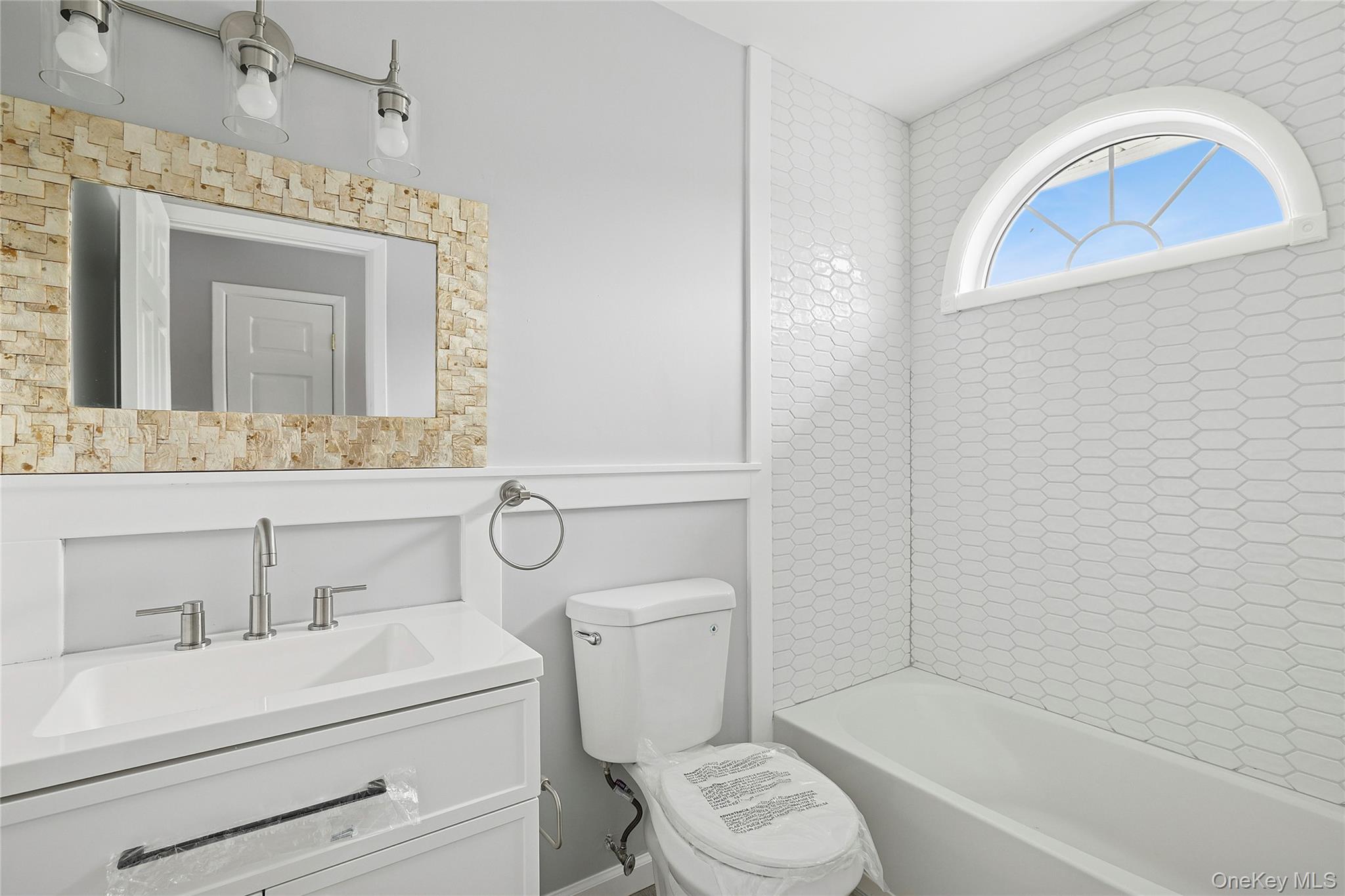 18 Brookville Way, Manorville, NY 11949