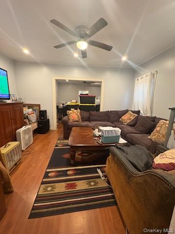 19144 113th Road, Saint Albans, NY 11412