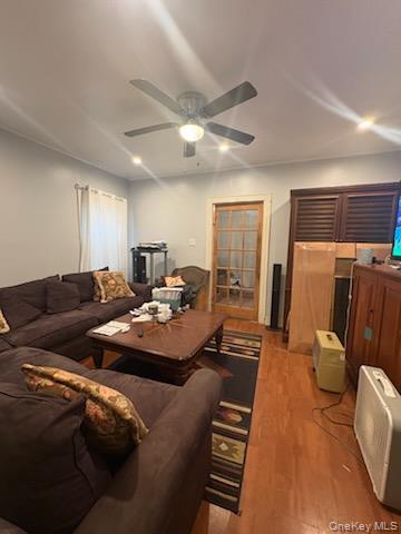 19144 113th Road, Saint Albans, NY 11412