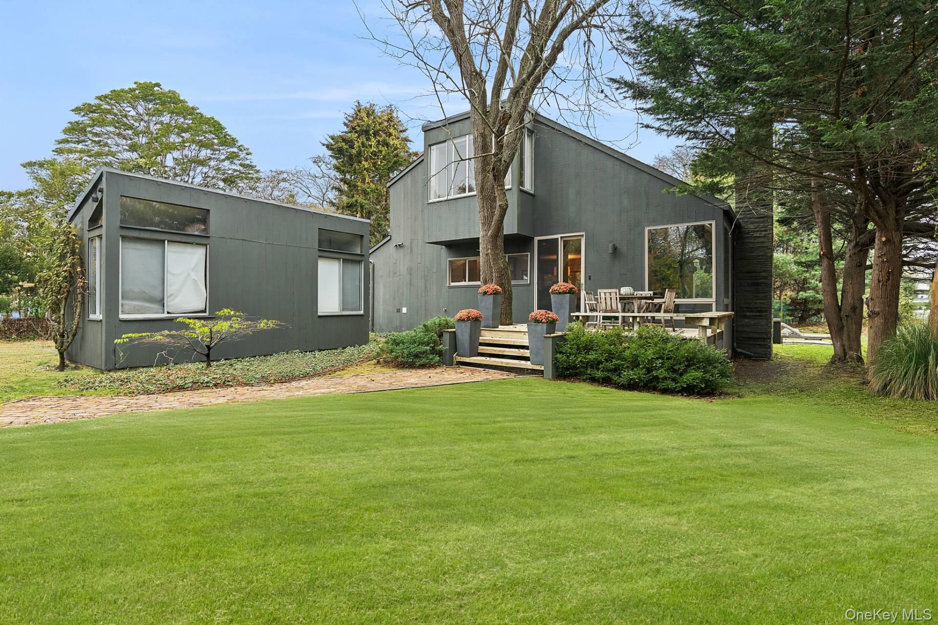 212 Upper Seven Ponds Road, Water Mill, NY 11976