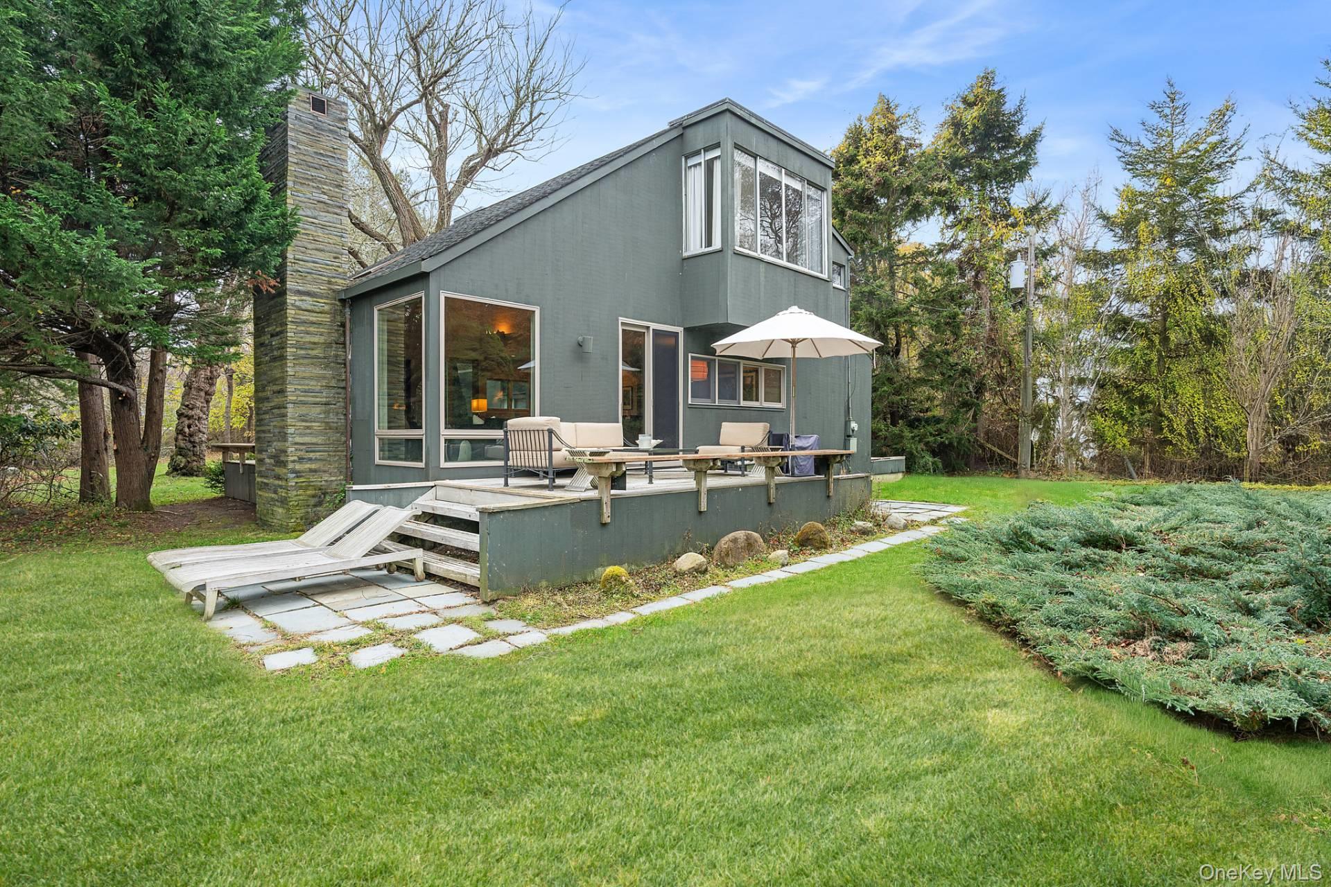 212 Upper Seven Ponds Road, Water Mill, NY 11976