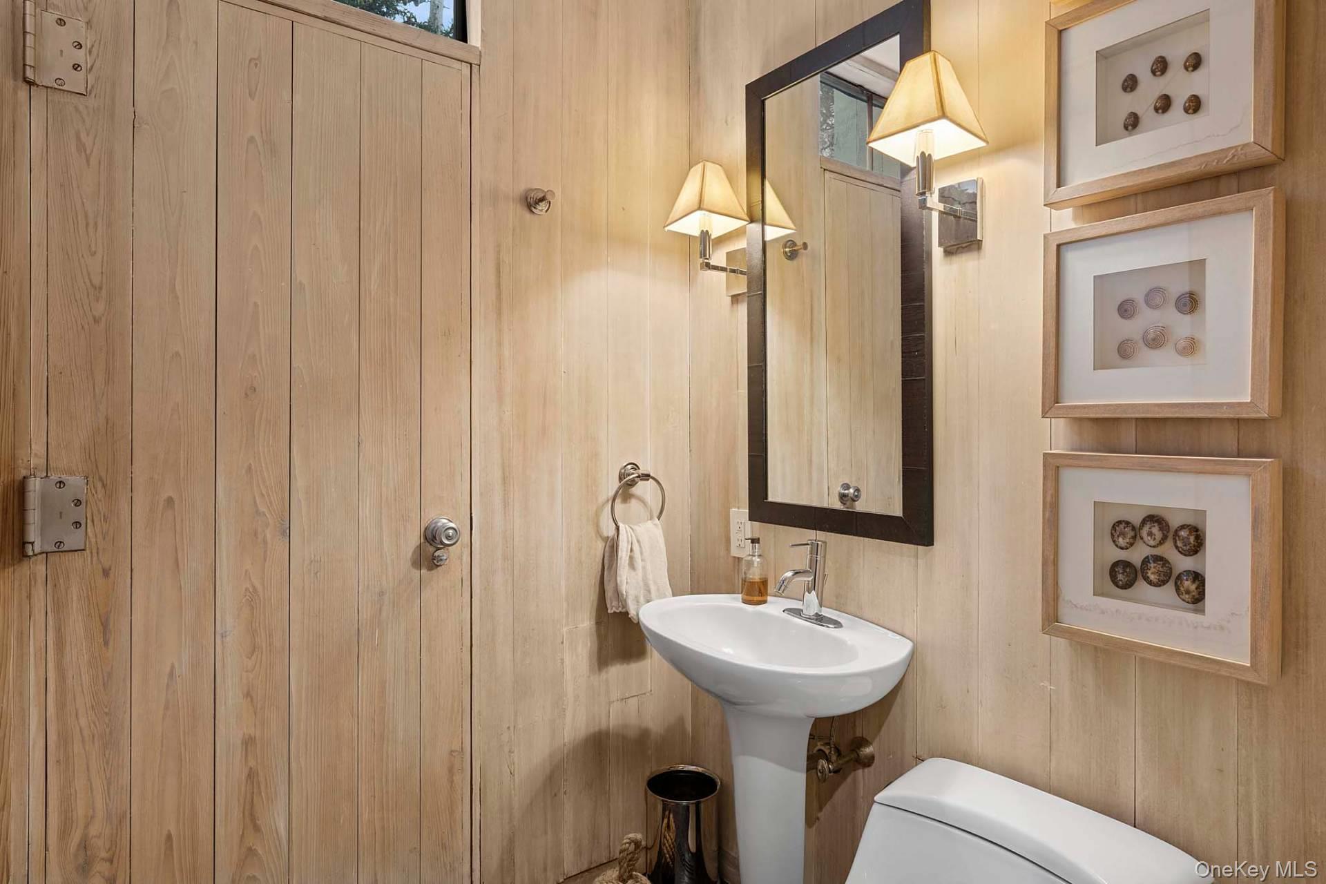 212 Upper Seven Ponds Road, Water Mill, NY 11976