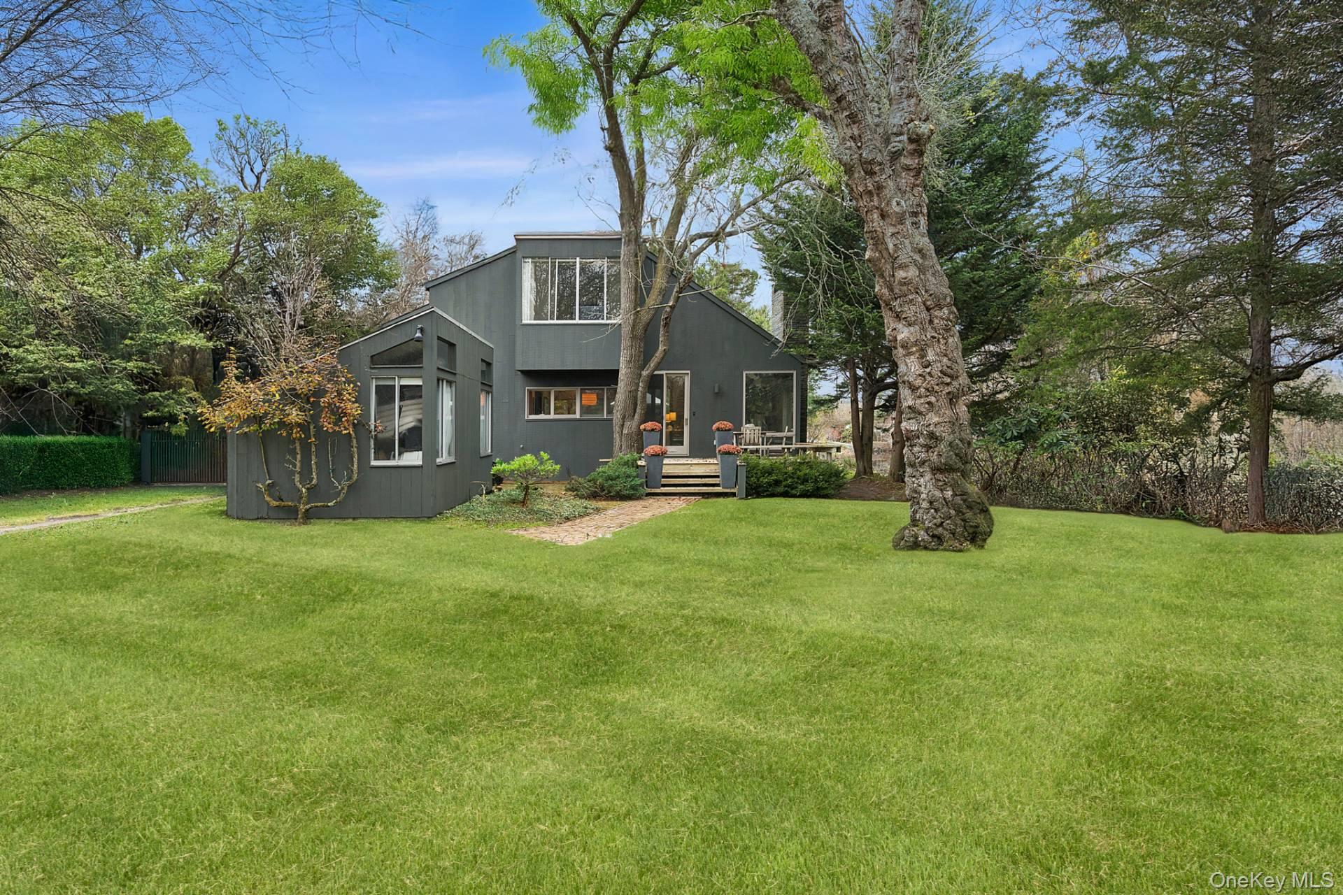 212 Upper Seven Ponds Road, Water Mill, NY 11976