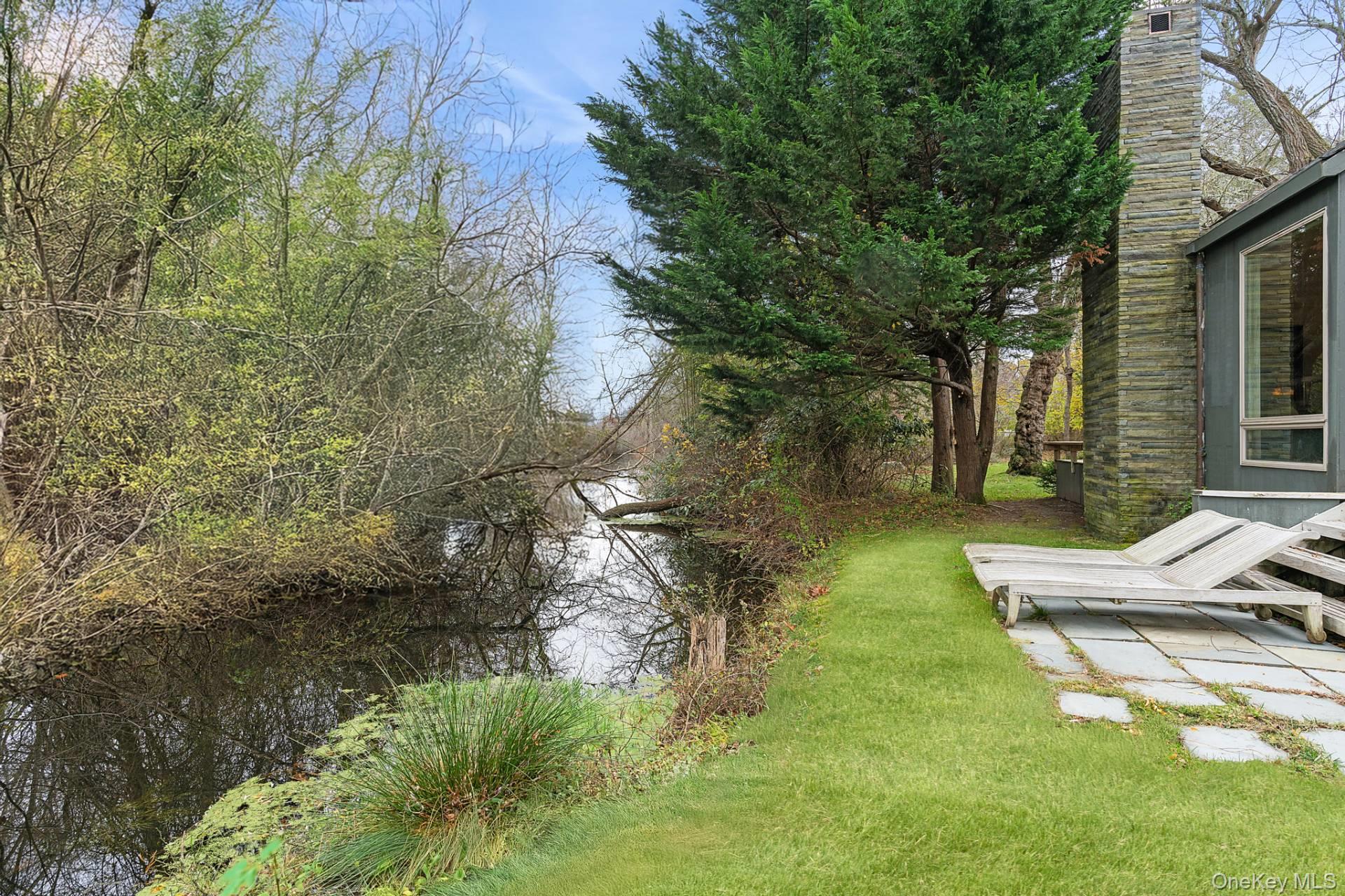 212 Upper Seven Ponds Road, Water Mill, NY 11976