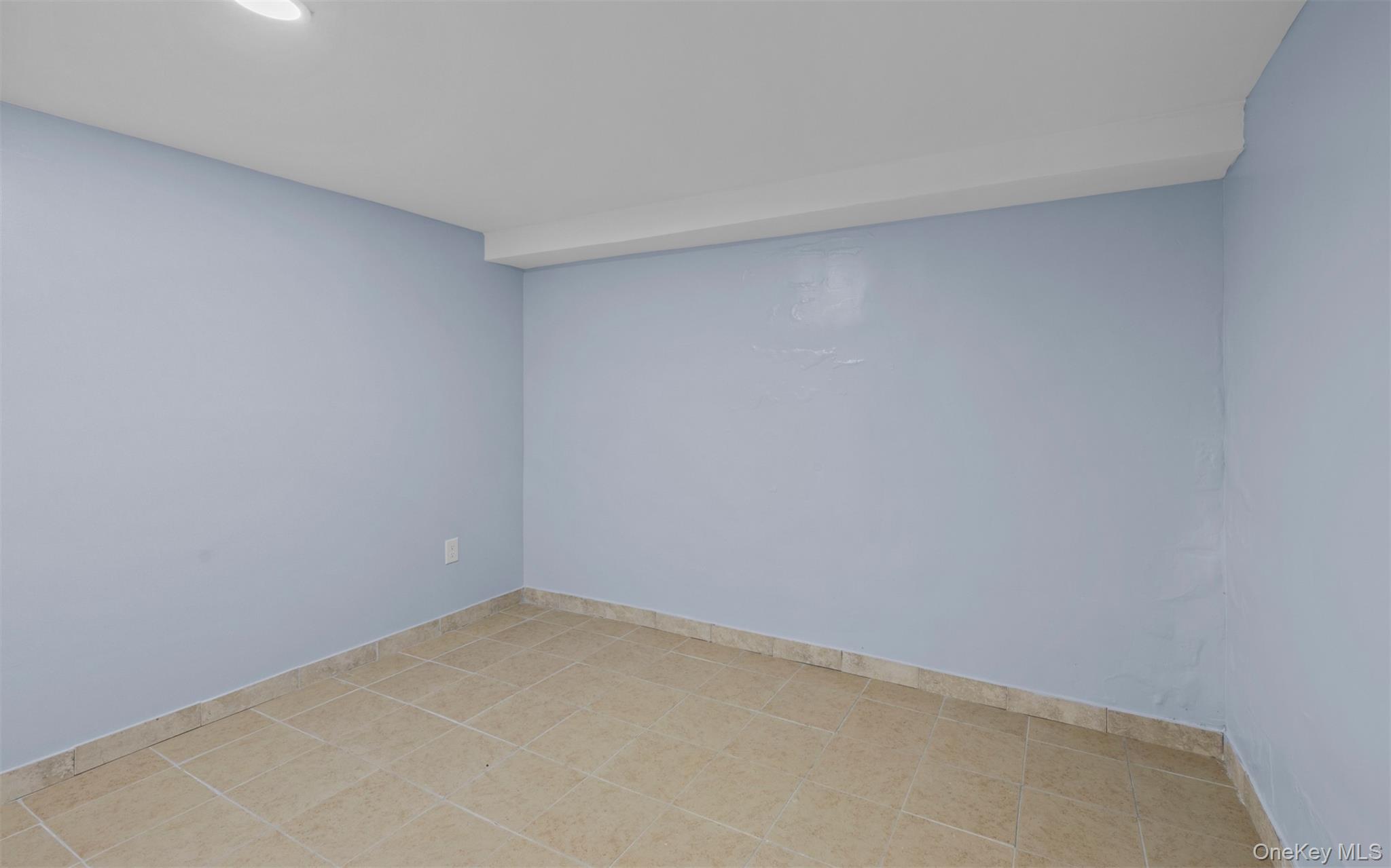 2 Smith Street, Deer Park, NY 11729