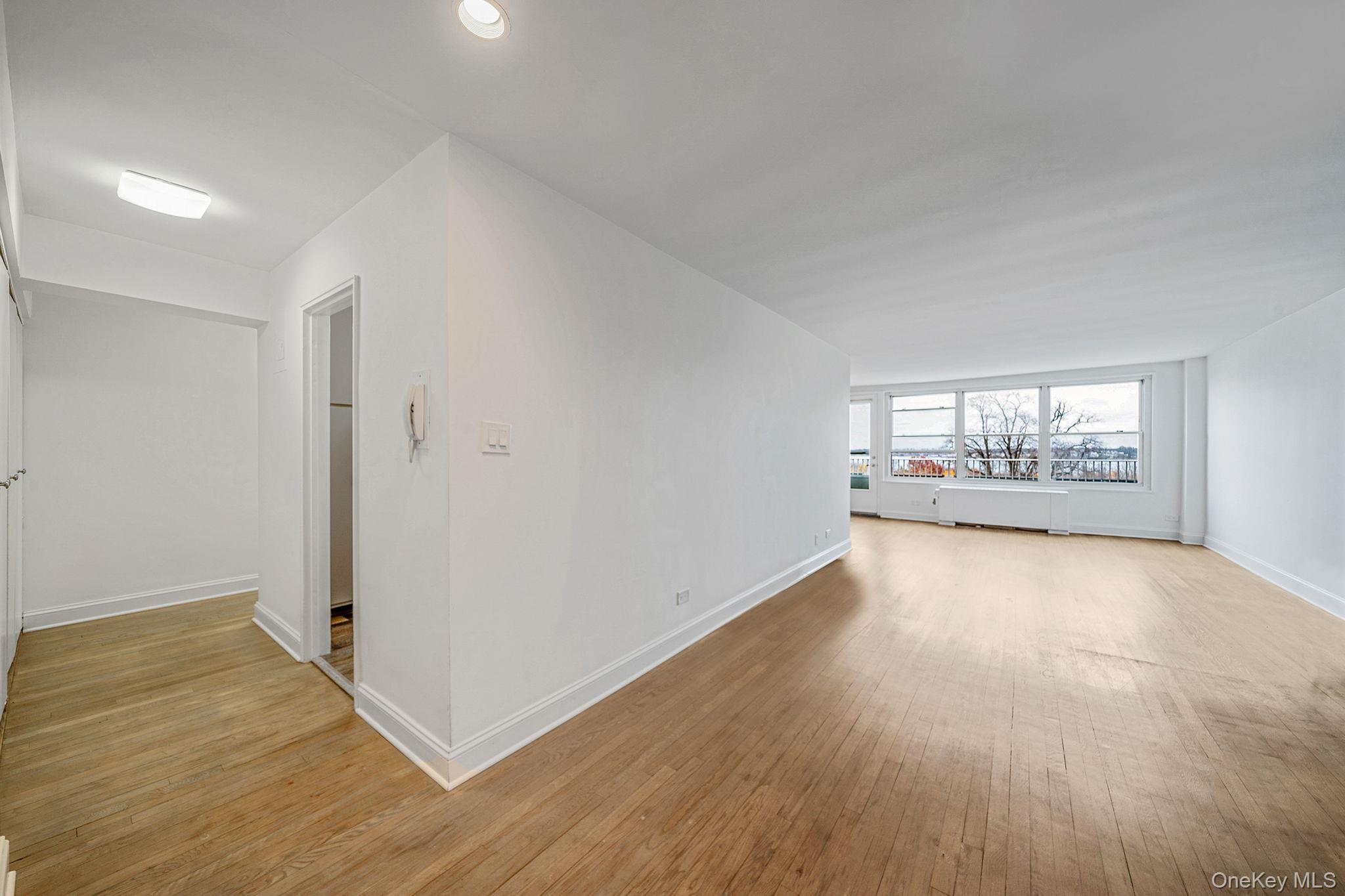 23-20 Bell Boulevard # 6J, Bayside, NY 11360