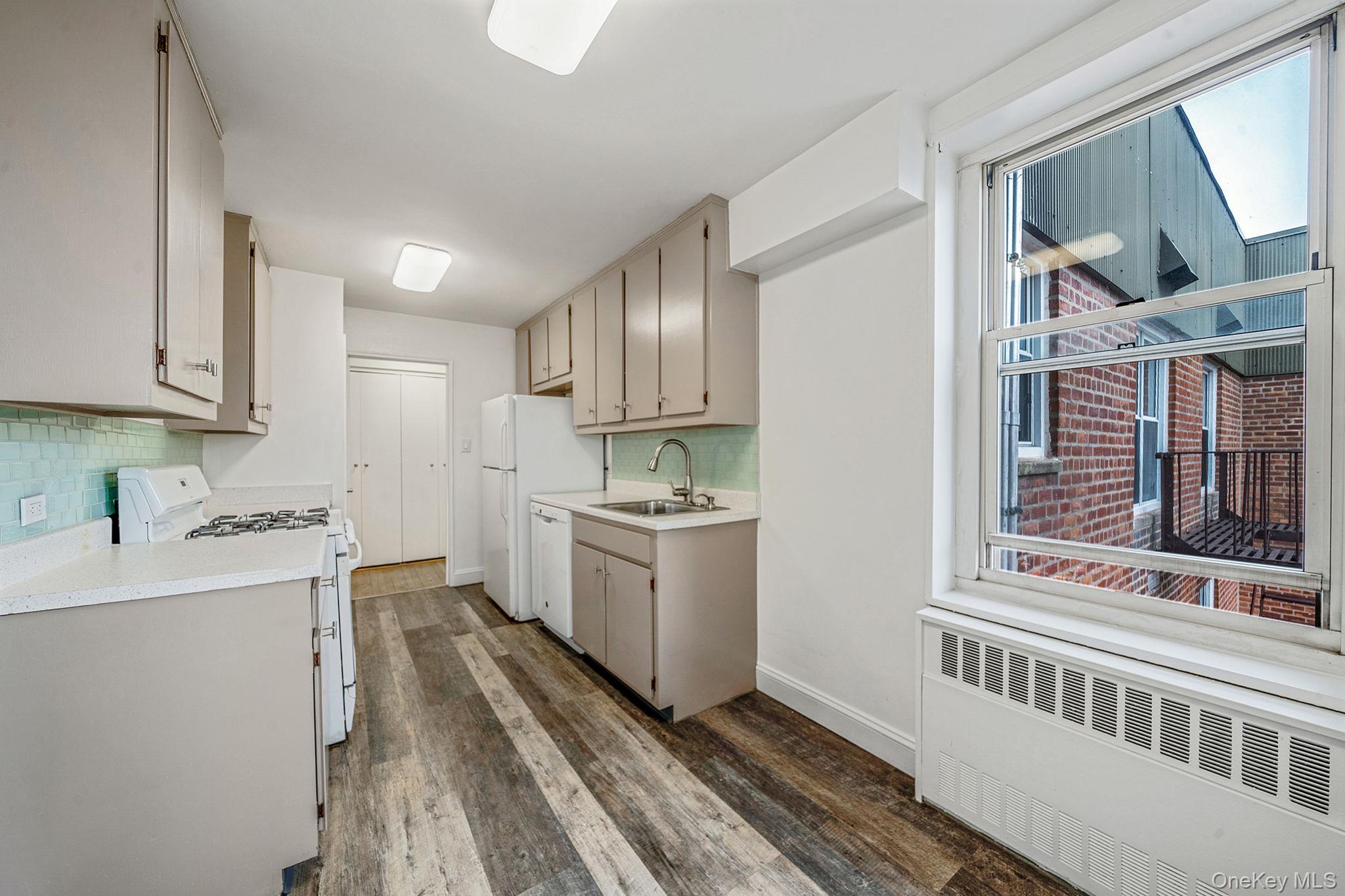 23-20 Bell Boulevard # 6J, Bayside, NY 11360