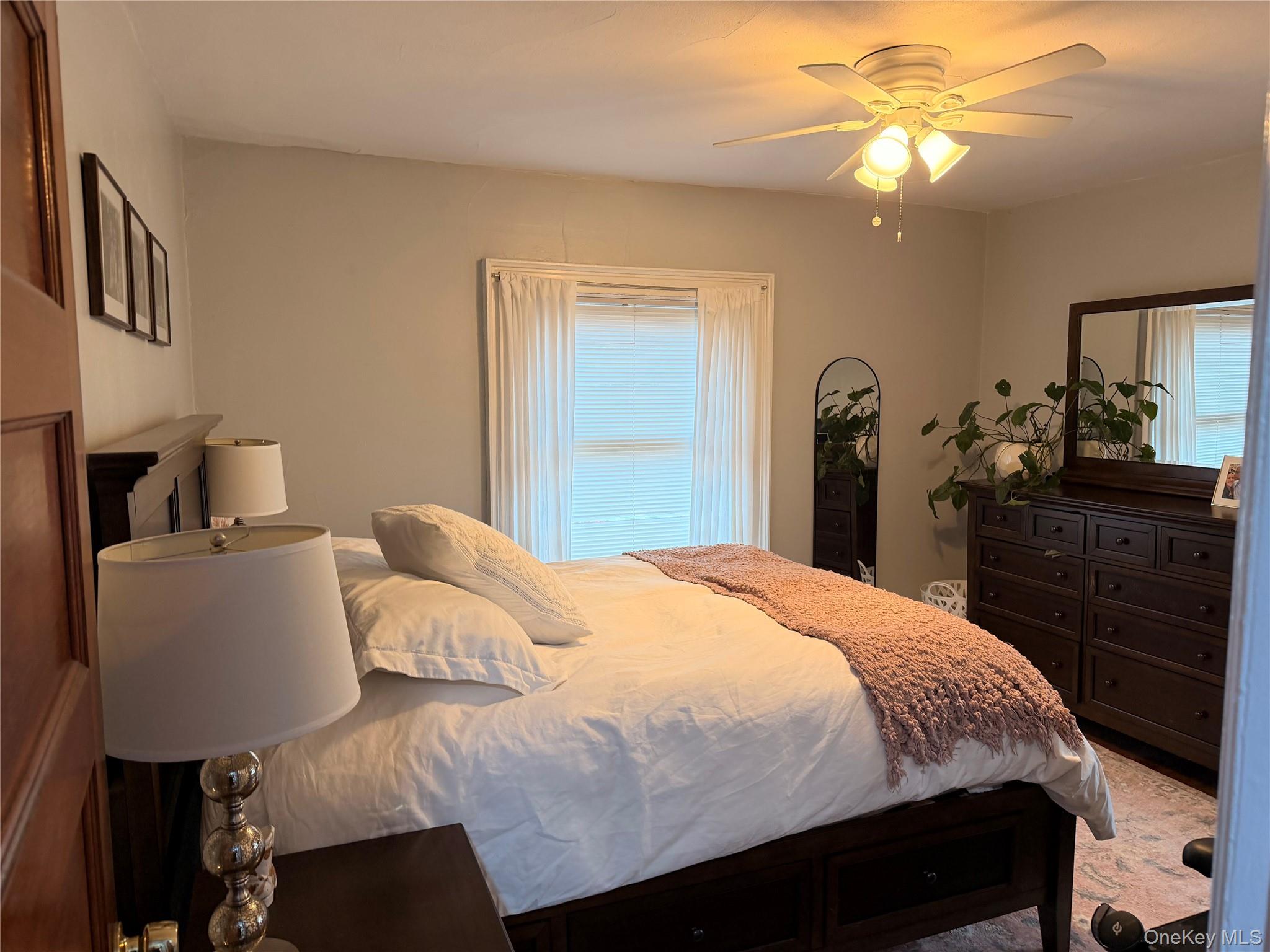 65 W Windsor Parkway, Oceanside, NY 11572