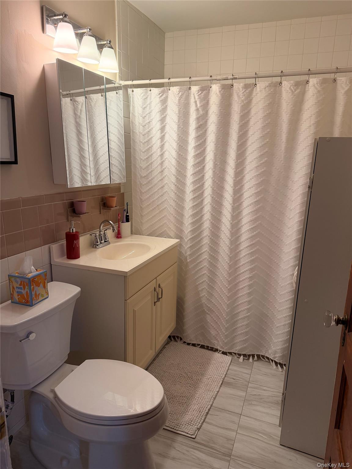 65 W Windsor Parkway, Oceanside, NY 11572