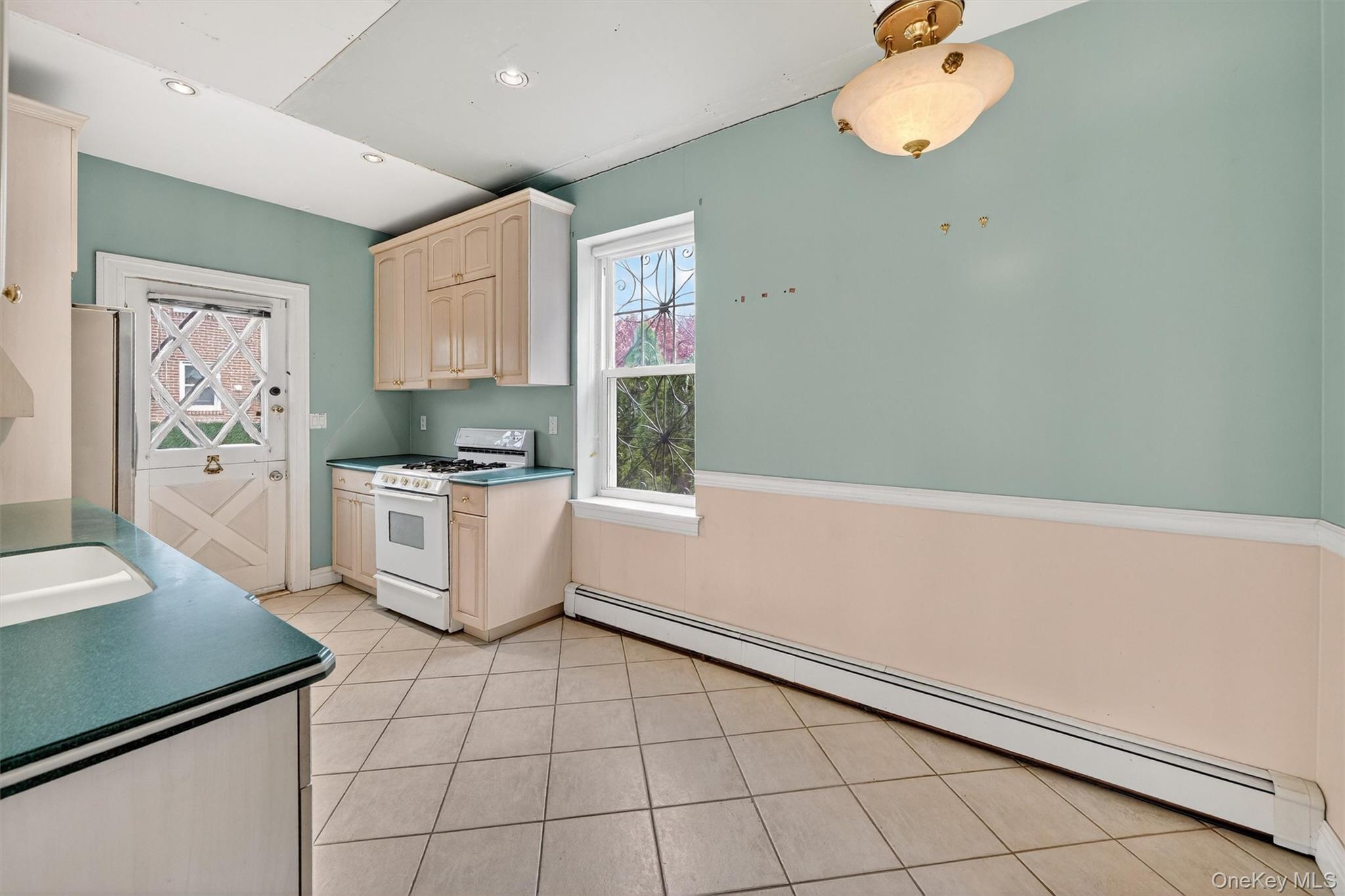 2300 Gunther Avenue, Bronx, NY 10469