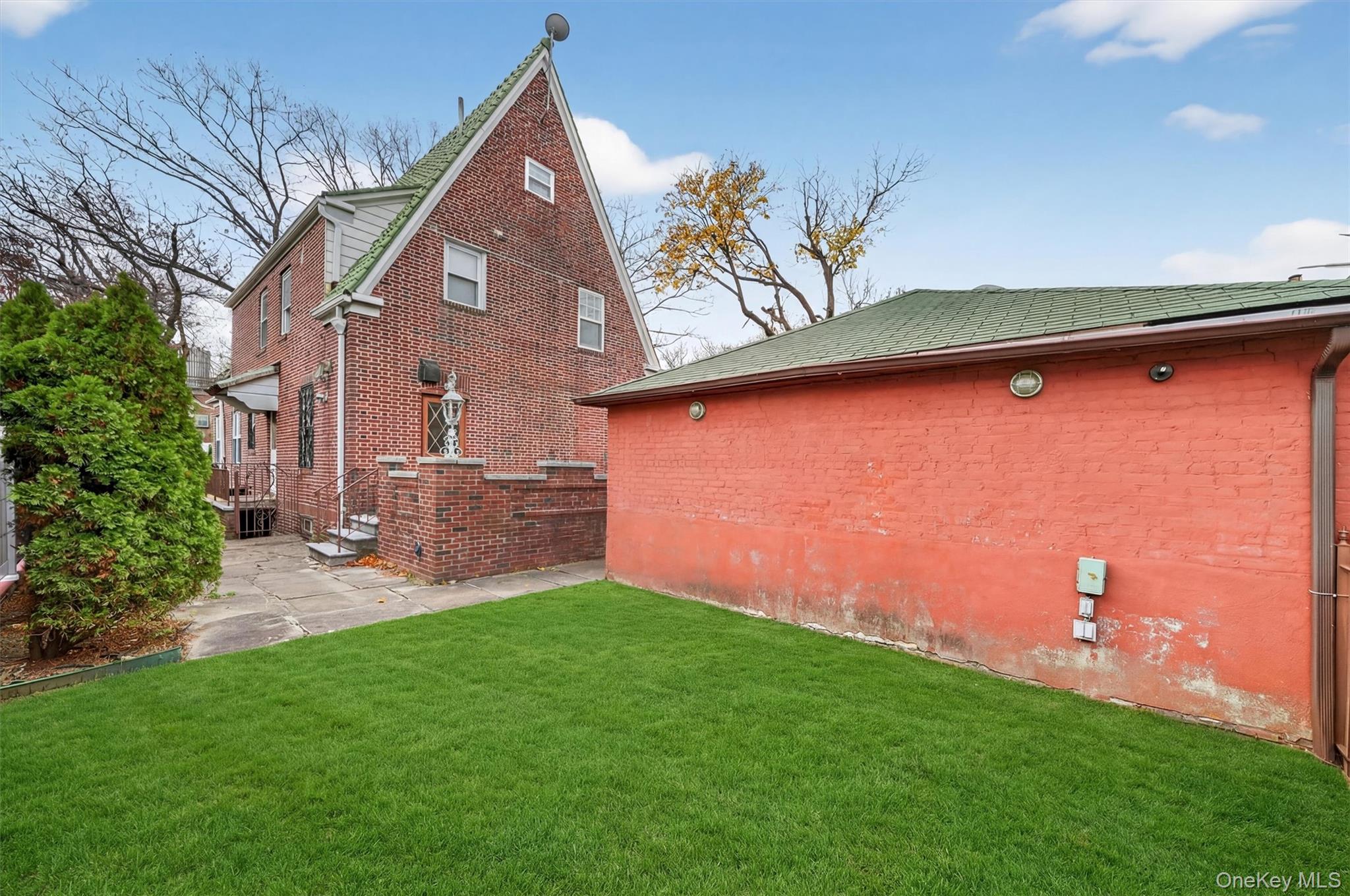 2300 Gunther Avenue, Bronx, NY 10469