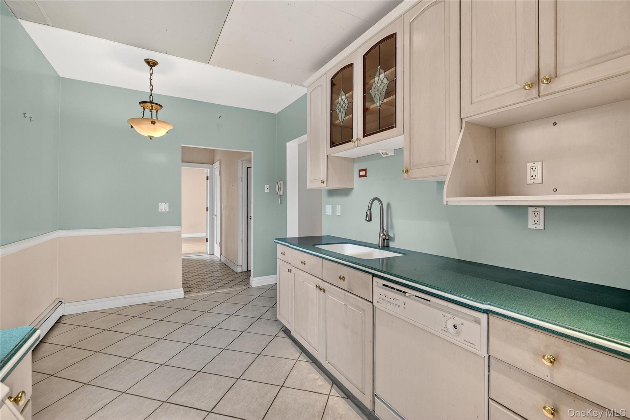 2300 Gunther Avenue, Bronx, NY 10469